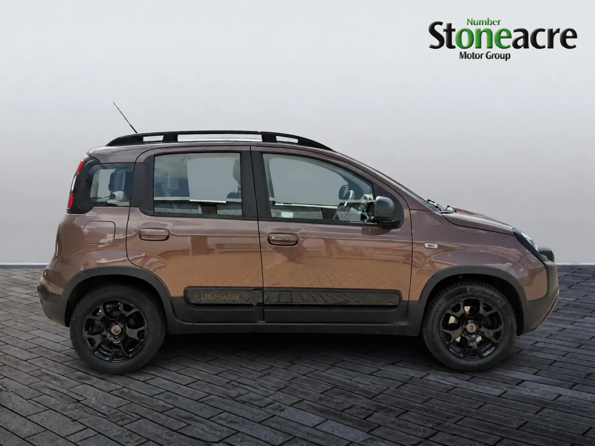 Fiat Panda 1.2 Trussardi Euro 6 (s/s) 5dr FX20HCP Image 2 Fiat Panda 1.2 Trussardi Euro 6 (s/s) 5dr FX20HCP Image 2