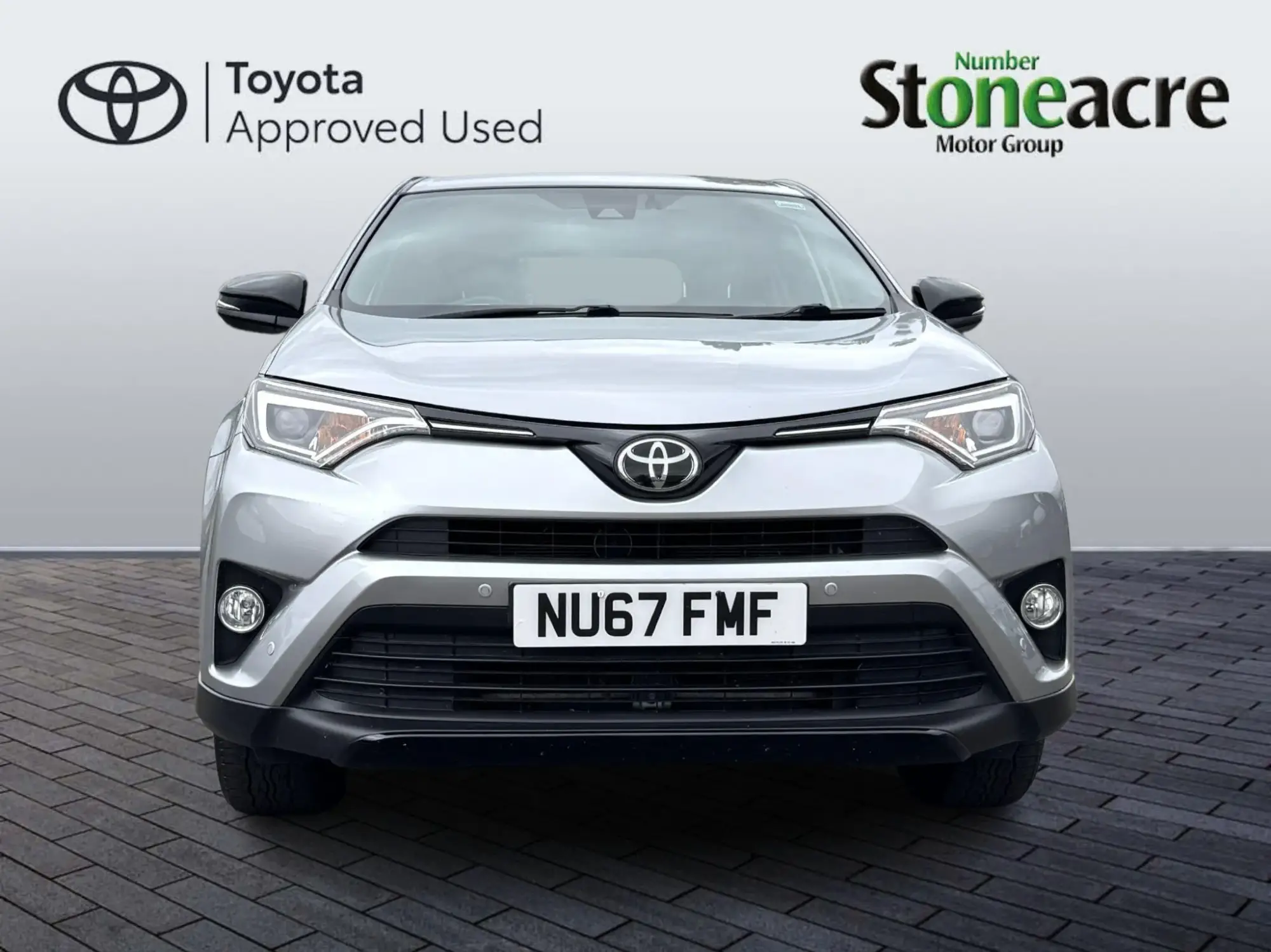 Toyota RAV4 Image 8