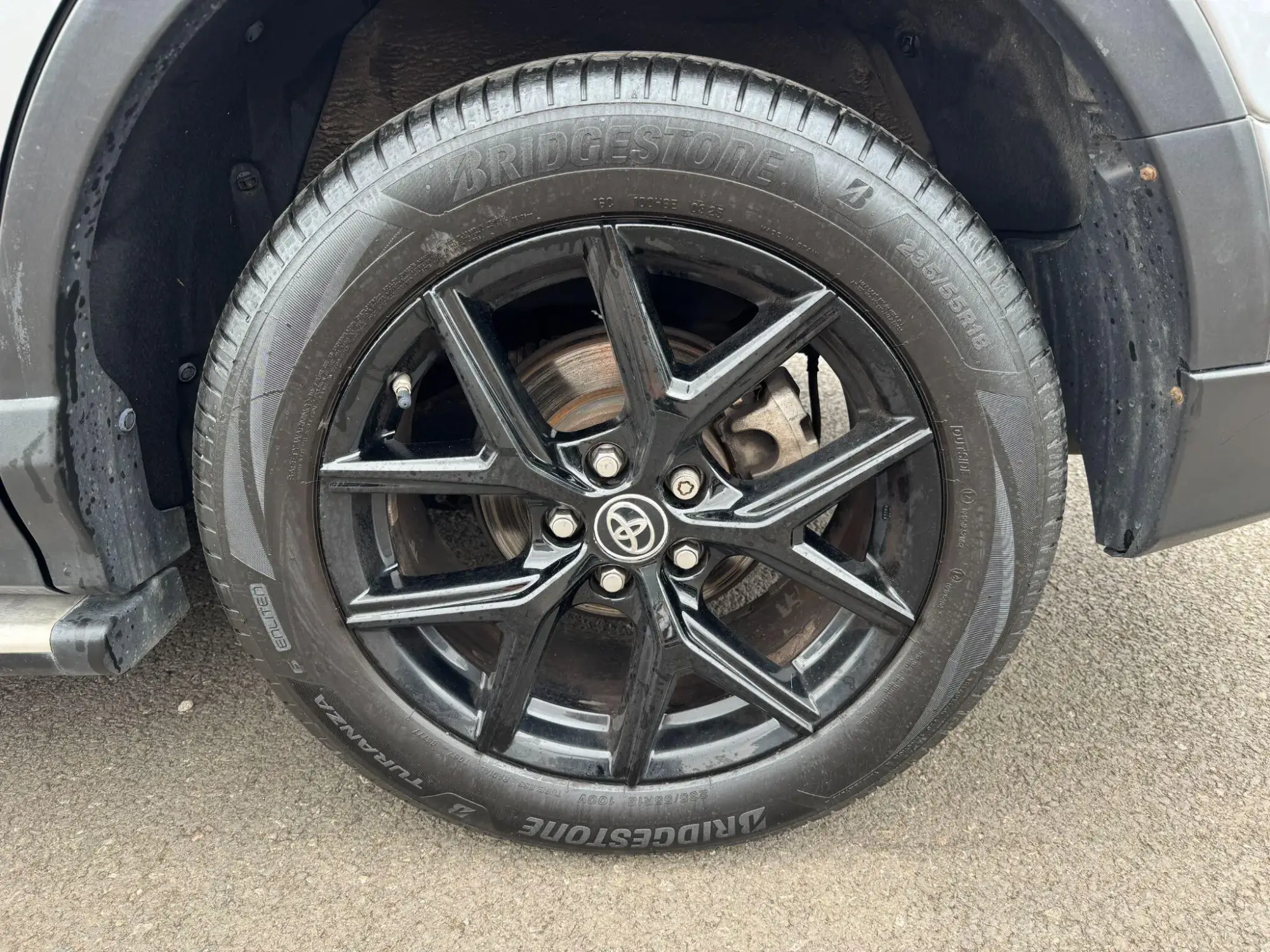Toyota RAV4 Image 9