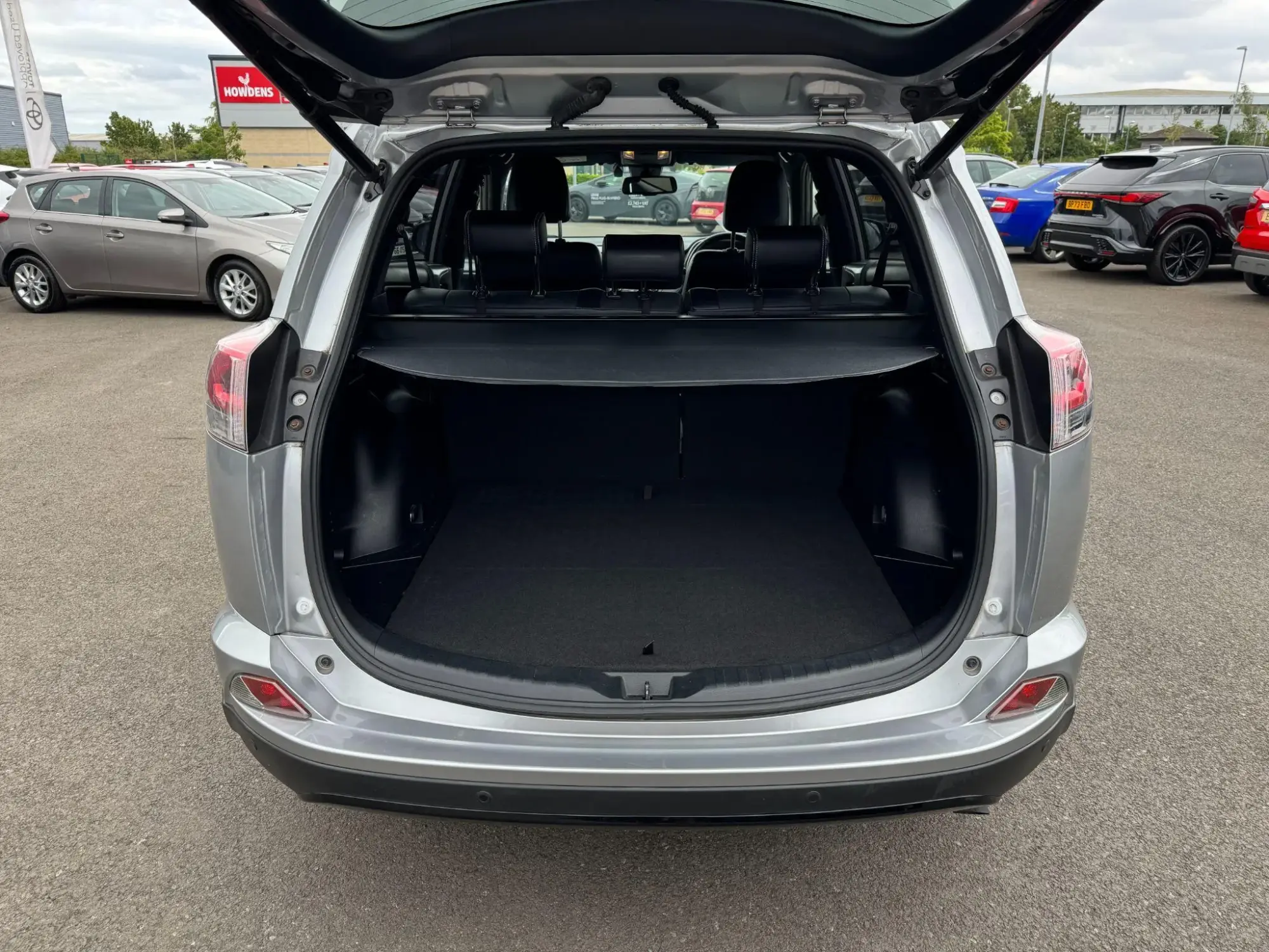 Toyota RAV4 Image 10