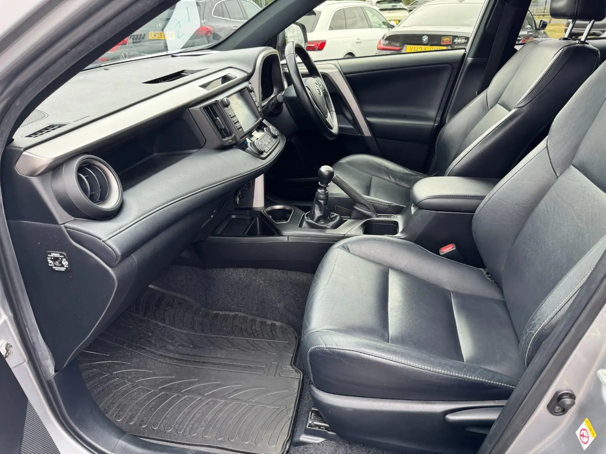 Toyota RAV4 Image 14