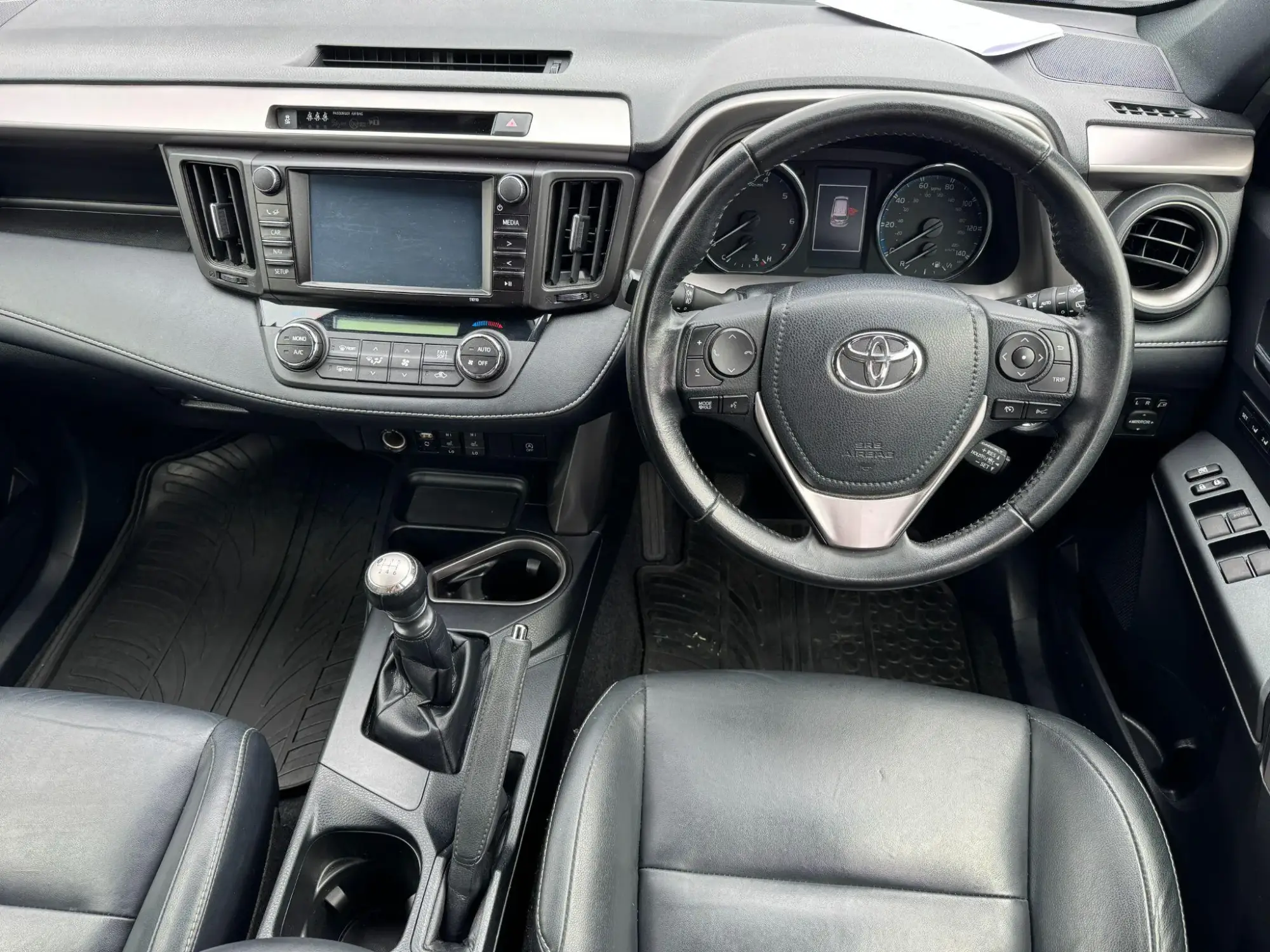 Toyota RAV4 Image 15