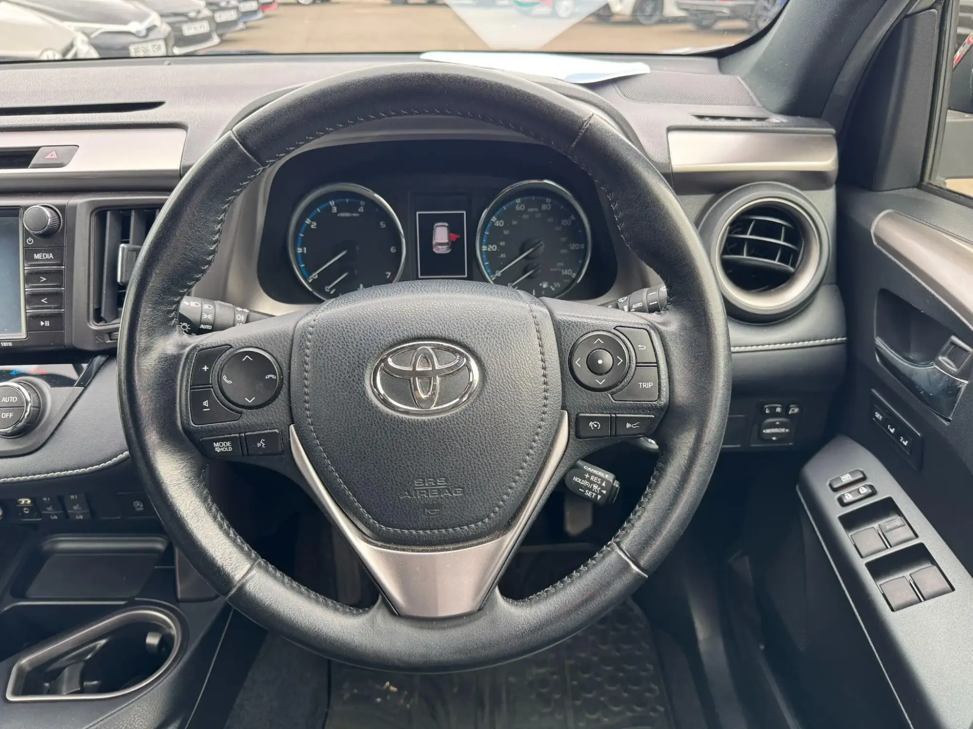 Toyota RAV4 Image 17