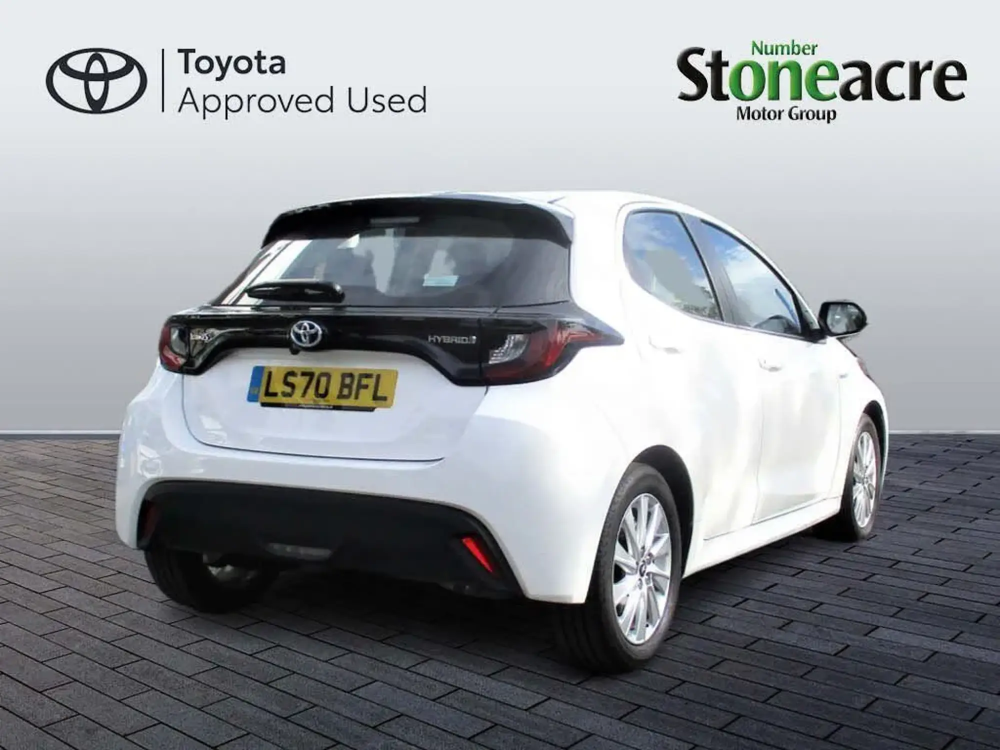 Toyota Yaris 1.5 Hybrid Icon 5dr CVT LS70BFL Image 3