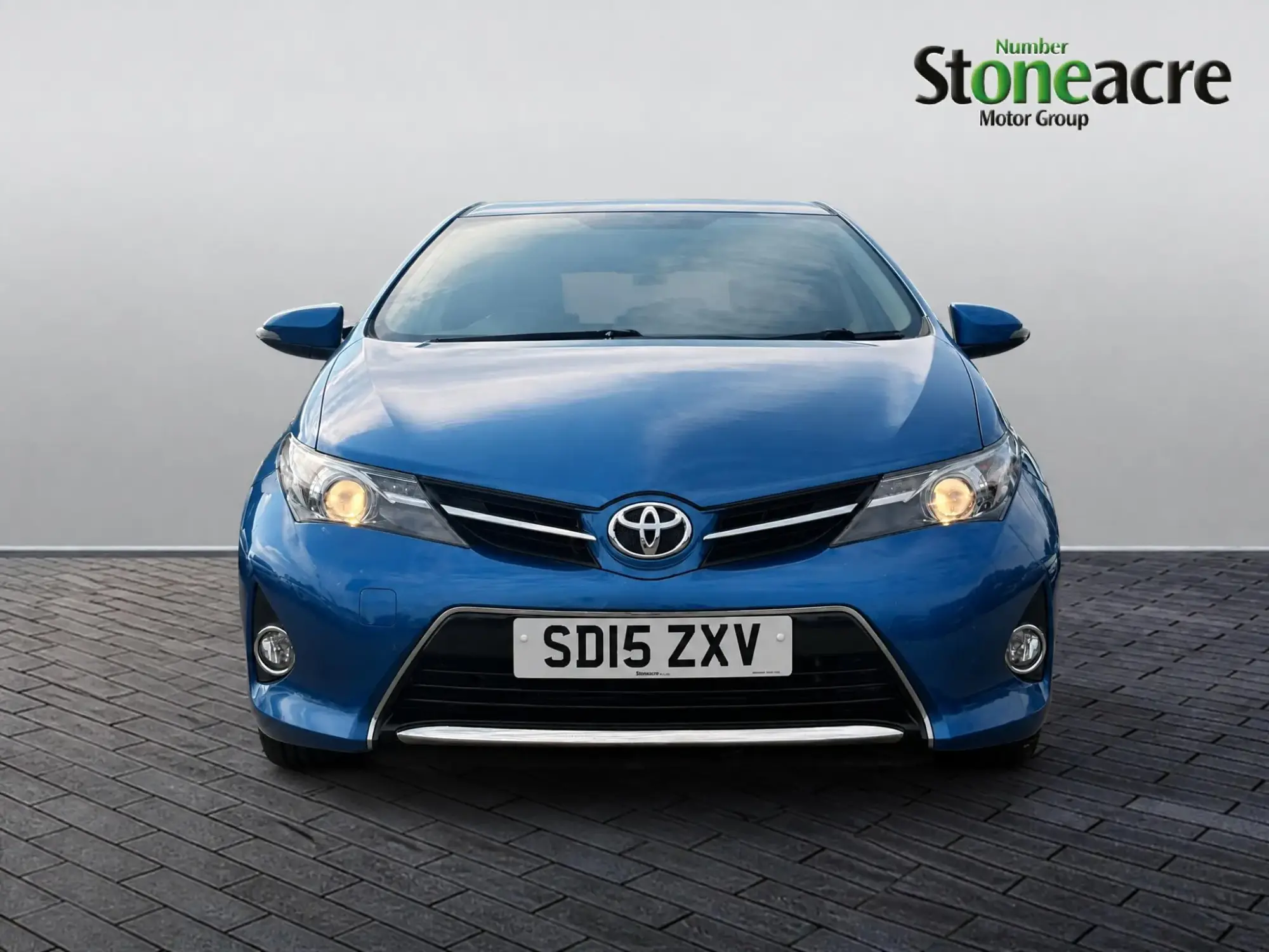 Toyota Auris 1.33 Dual VVT-i Icon Plus Euro 5 (s/s) 5dr SD15ZXV Image 2