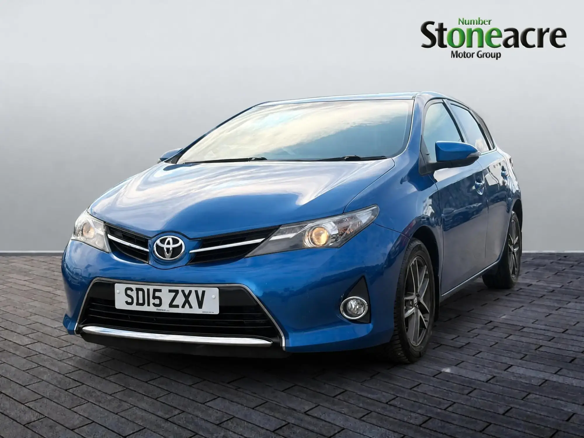 Toyota Auris 1.33 Dual VVT-i Icon Plus Euro 5 (s/s) 5dr SD15ZXV Image 3