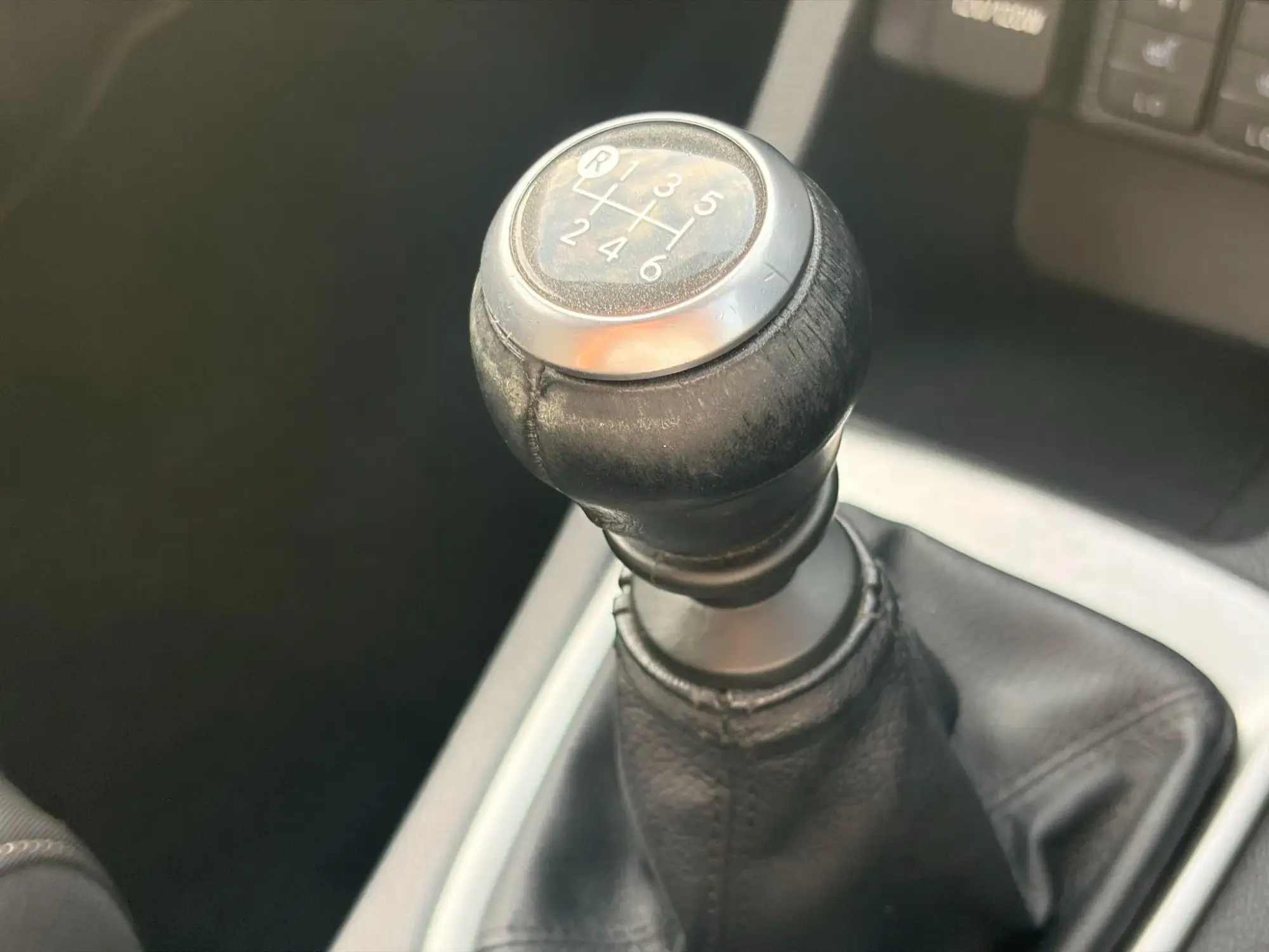 Toyota Auris Image 11