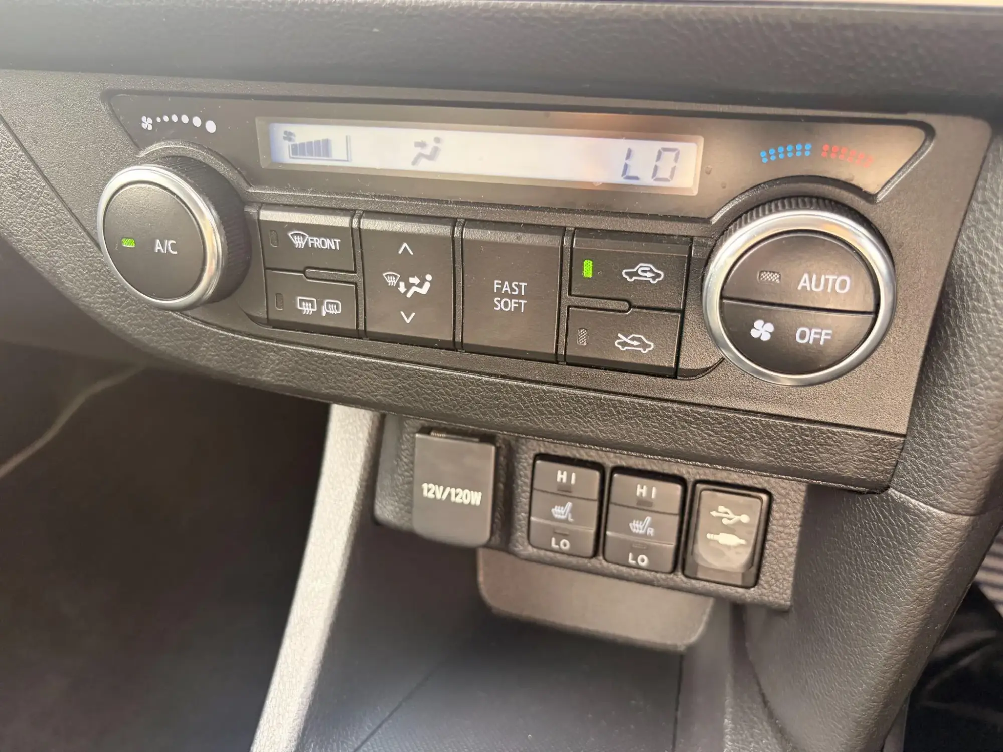 Toyota Auris Image 14