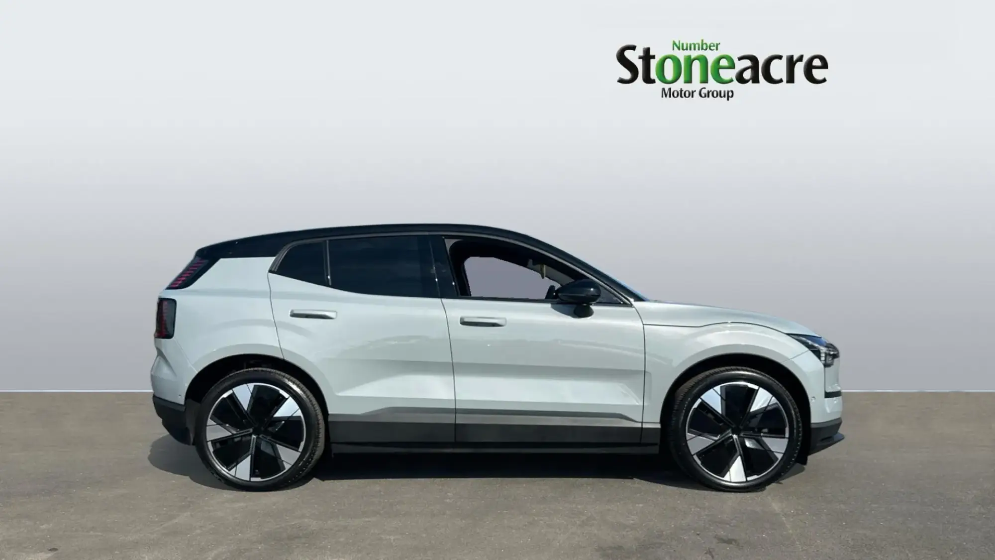 Volvo EX30 Single Motor Extended Range 69kWh Ultra Auto 5dr OV75FLP Image 3