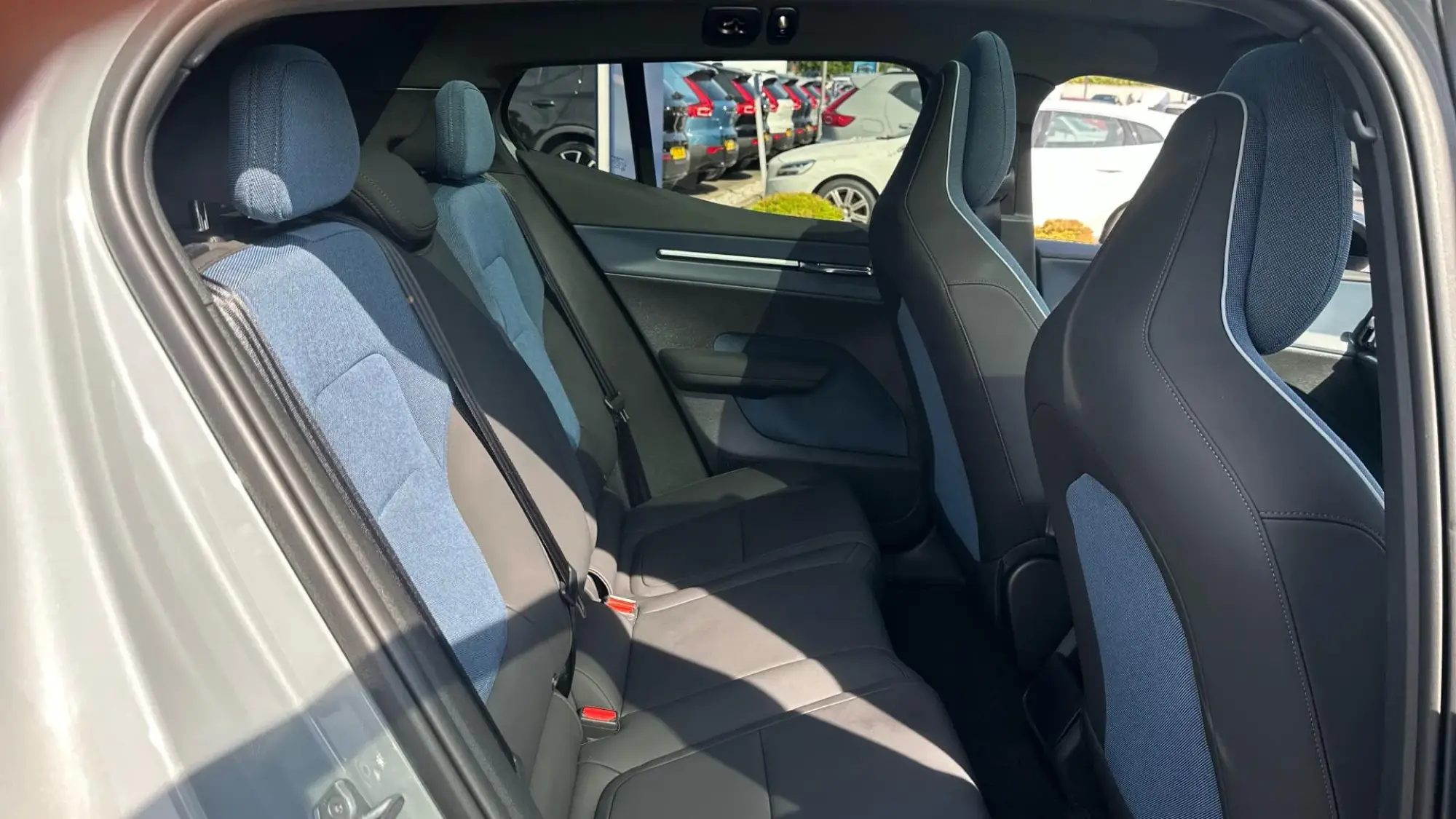 Volvo EX30 Image 6