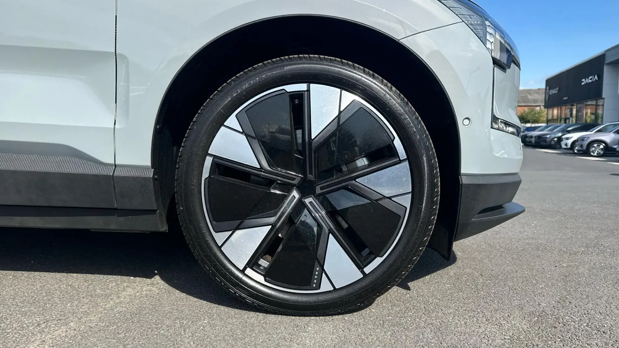 Volvo EX30 Image 9