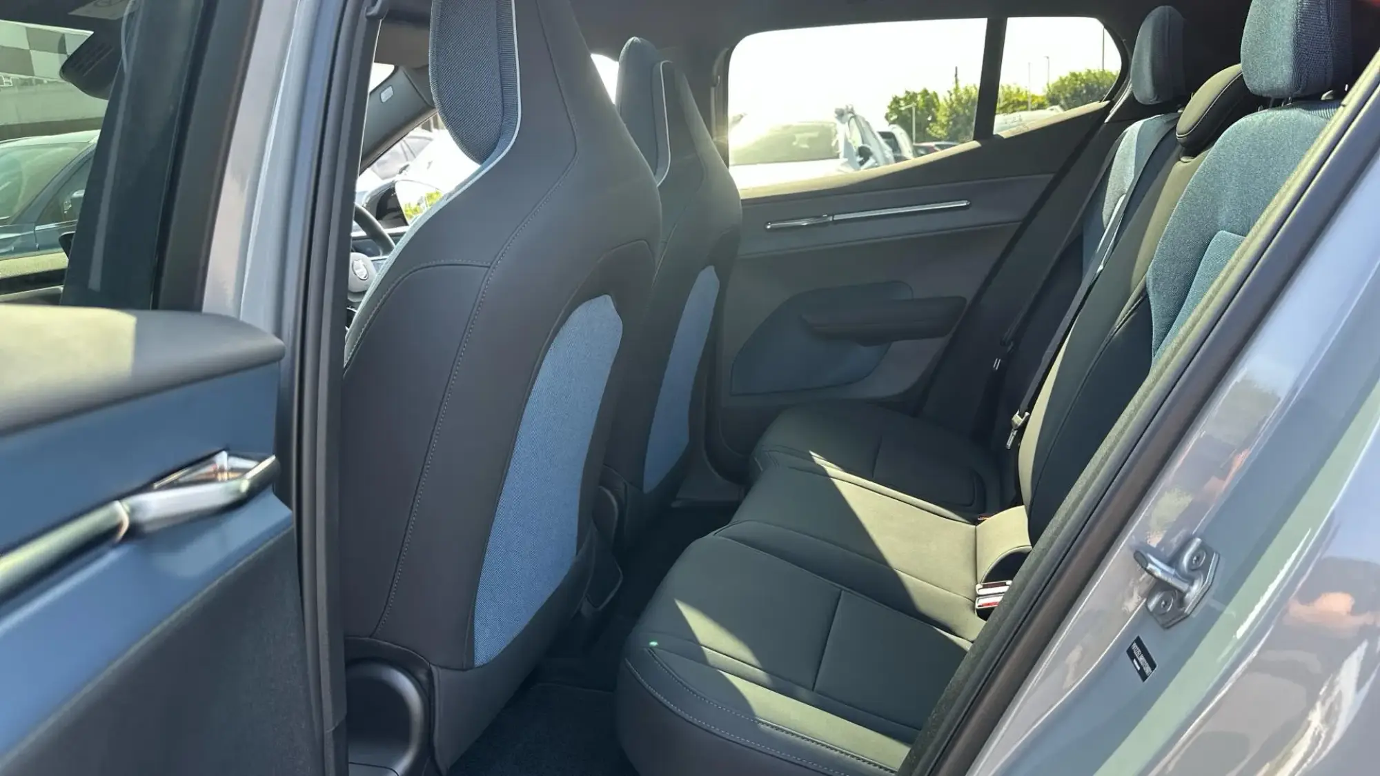 Volvo EX30 Image 32