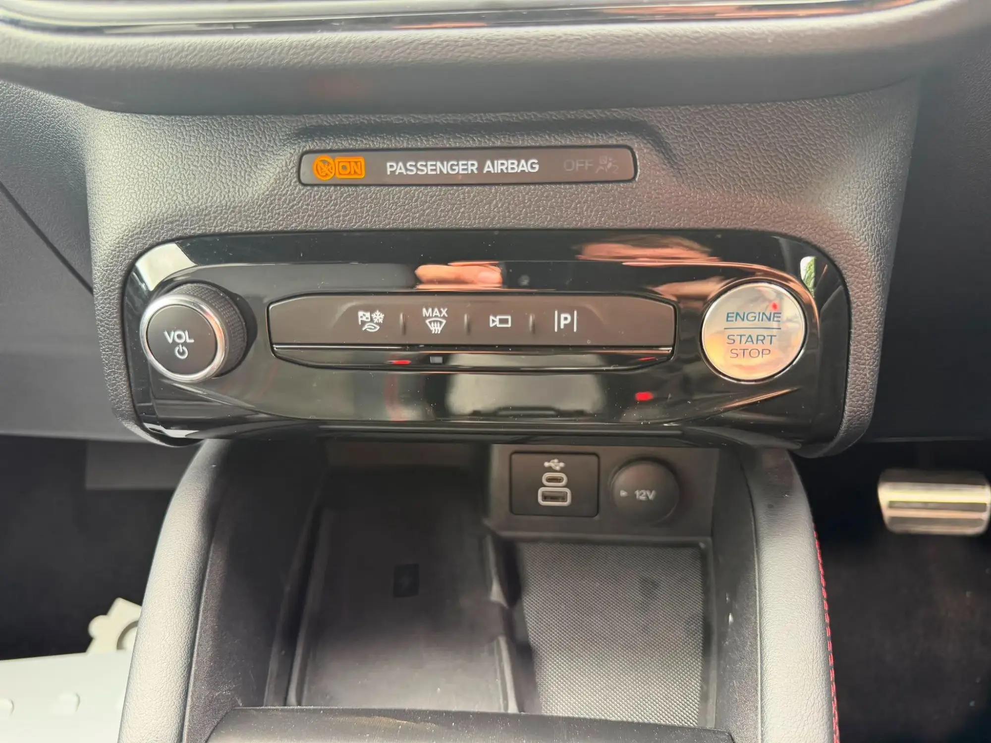 Ford Kuga Hybrid Image 9
