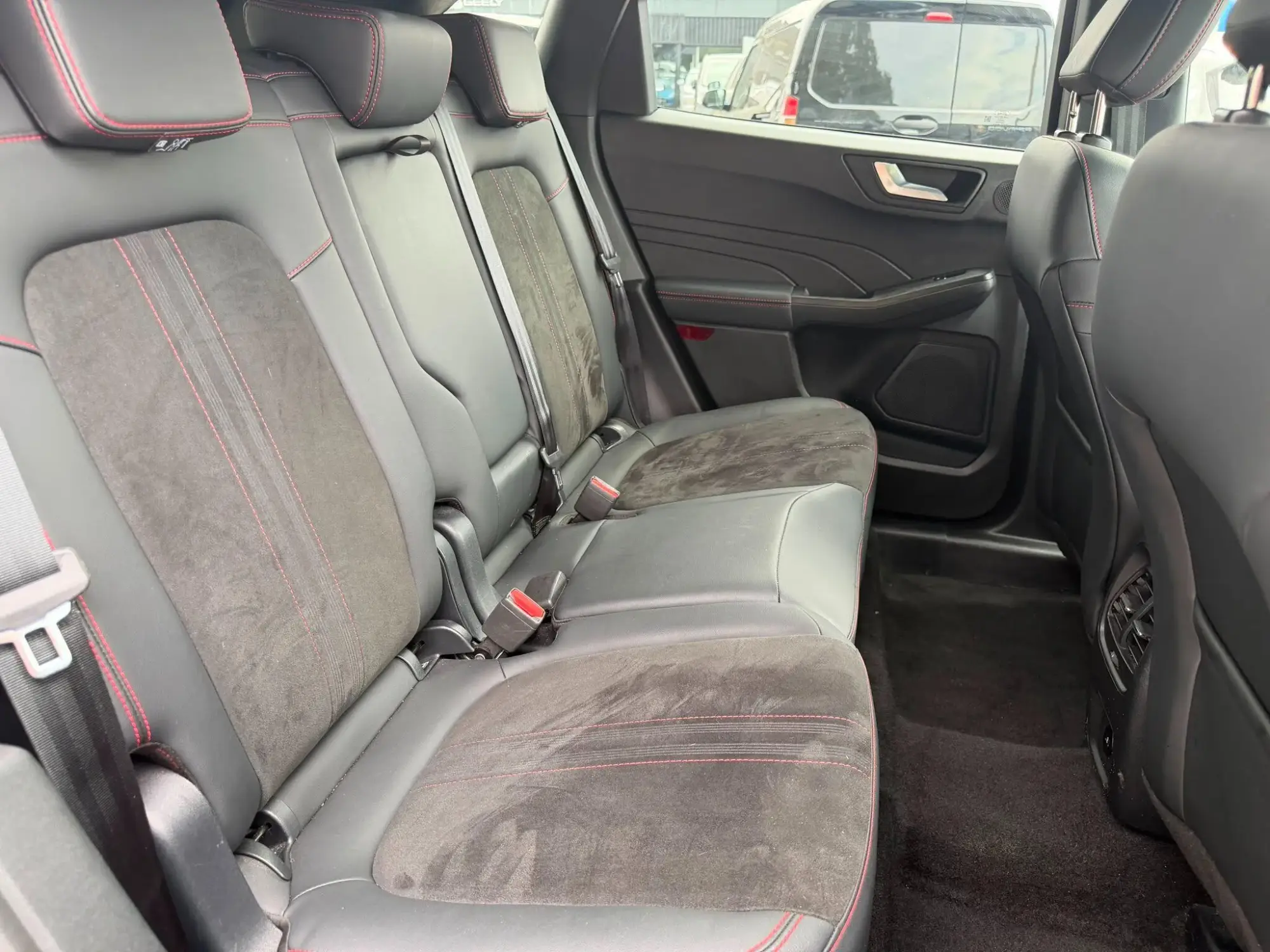 Ford Kuga Hybrid Image 12