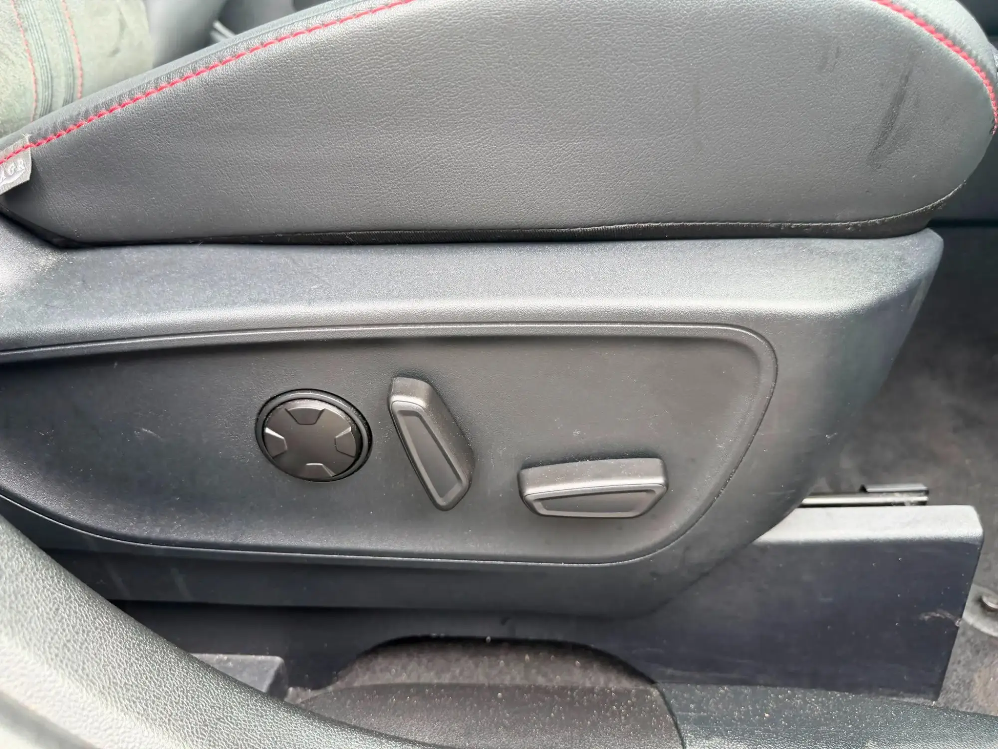 Ford Kuga Hybrid Image 21