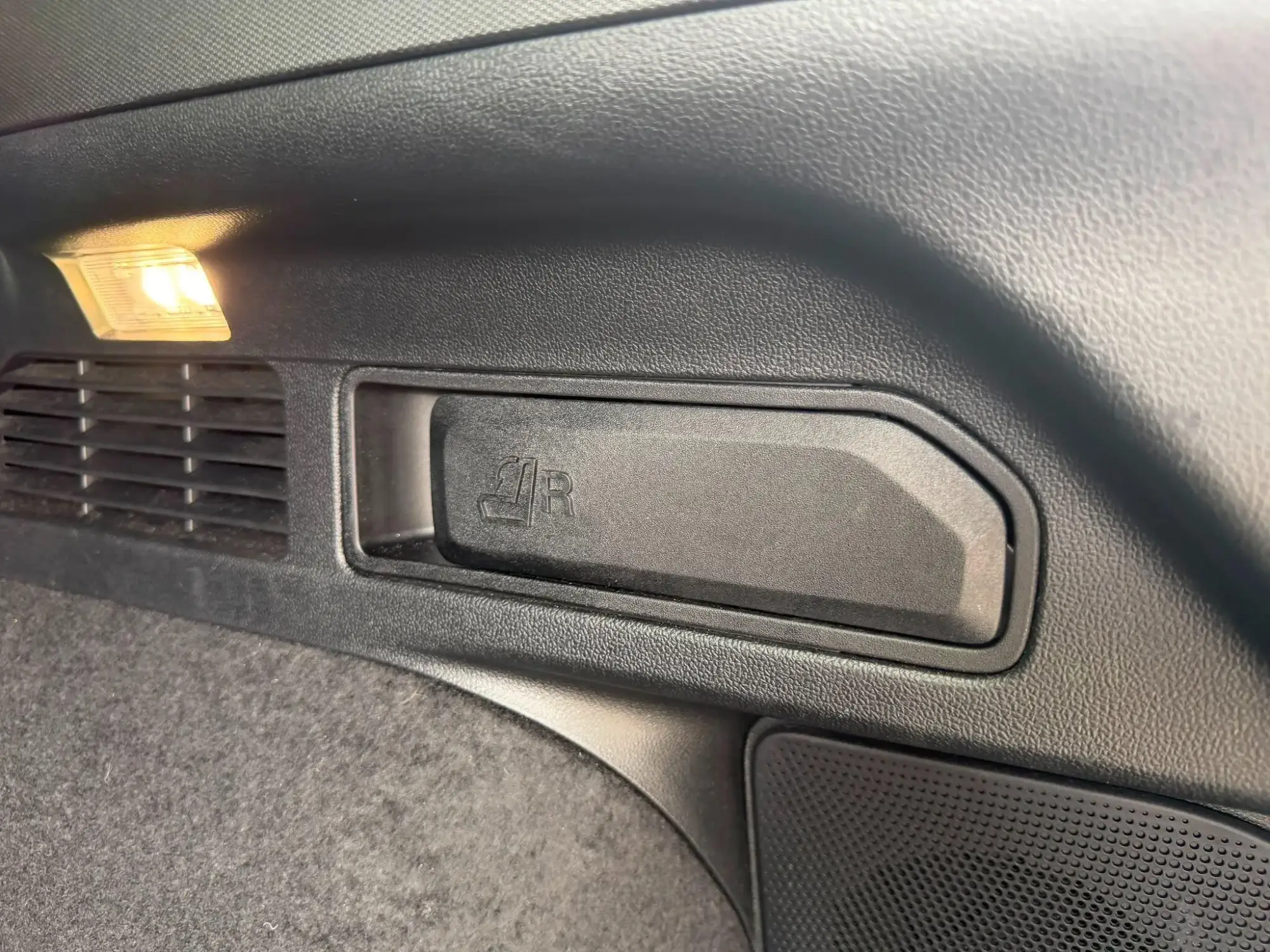 Ford Kuga Hybrid Image 22