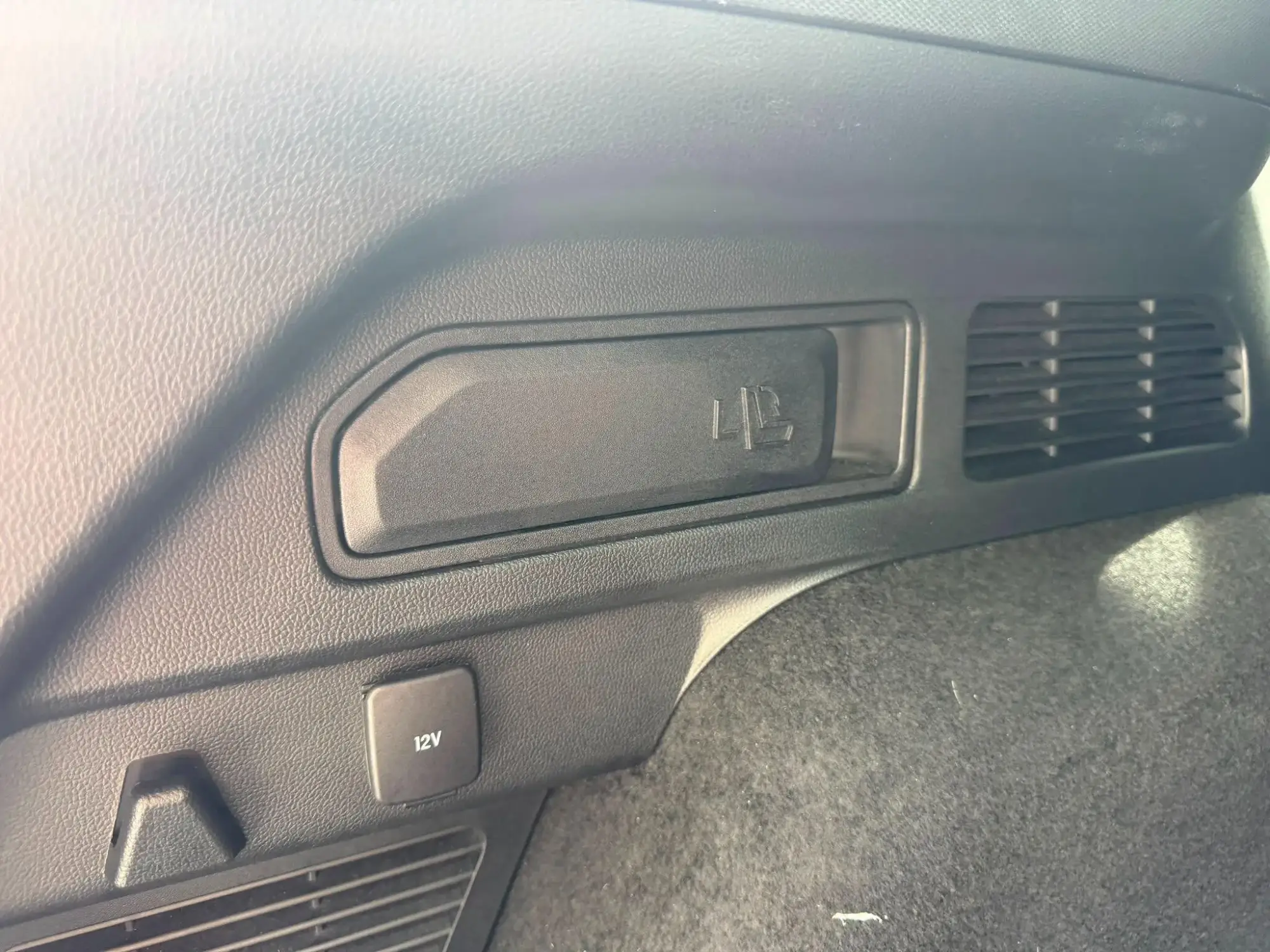 Ford Kuga Hybrid Image 23
