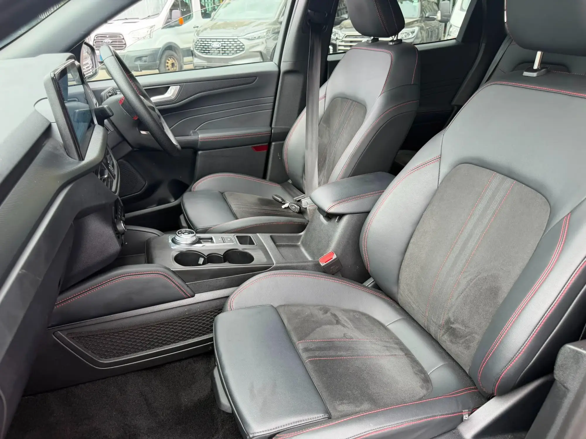 Ford Kuga Hybrid Image 36