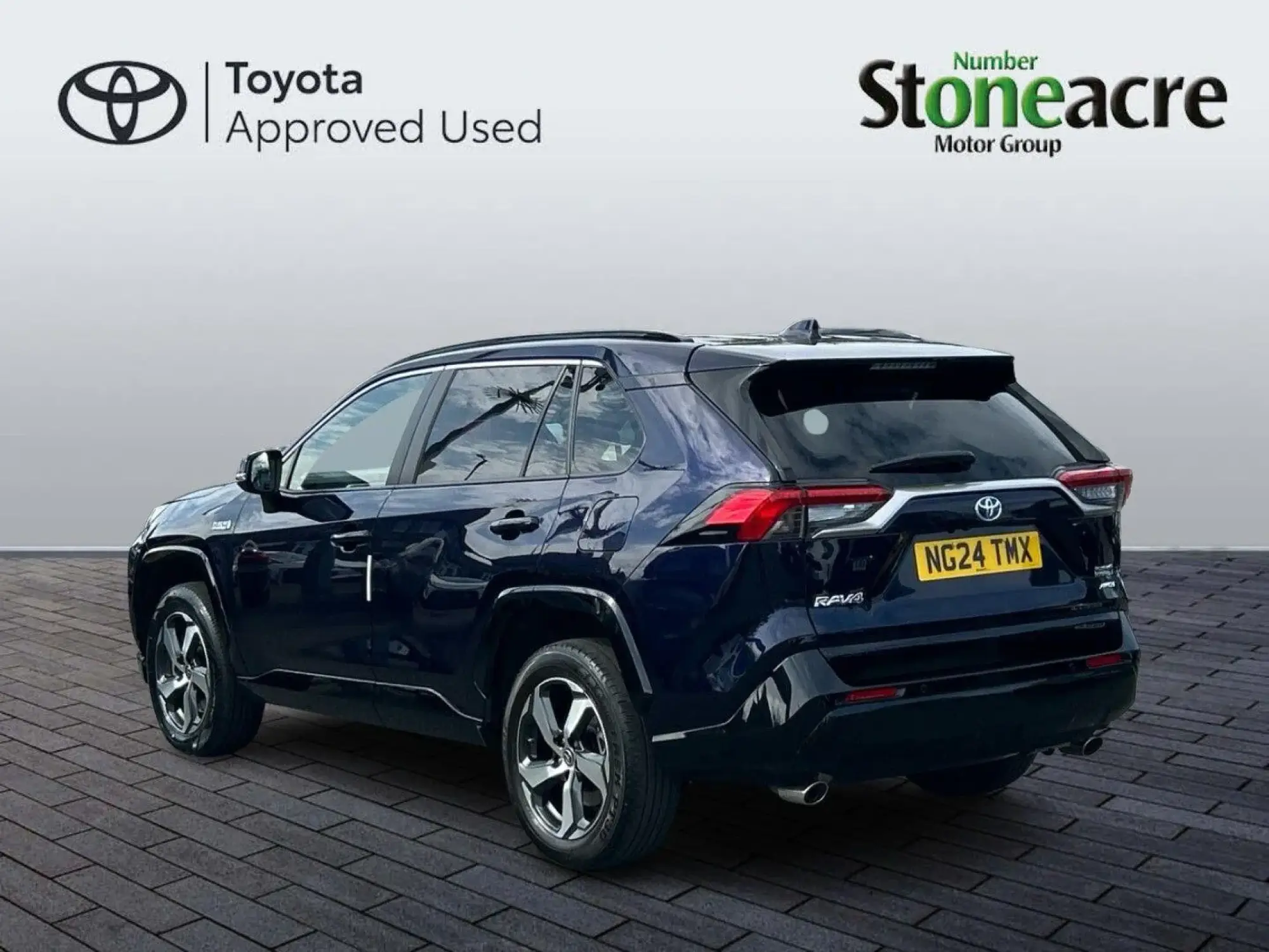 Toyota RAV4 Plug-in Hybrid Image 5