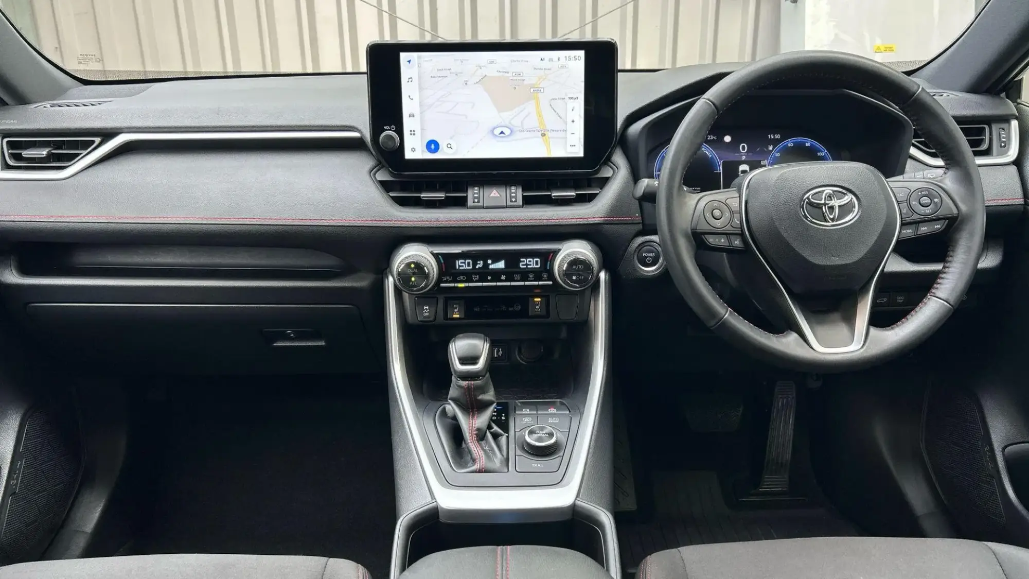 Toyota RAV4 Plug-in Hybrid Image 8