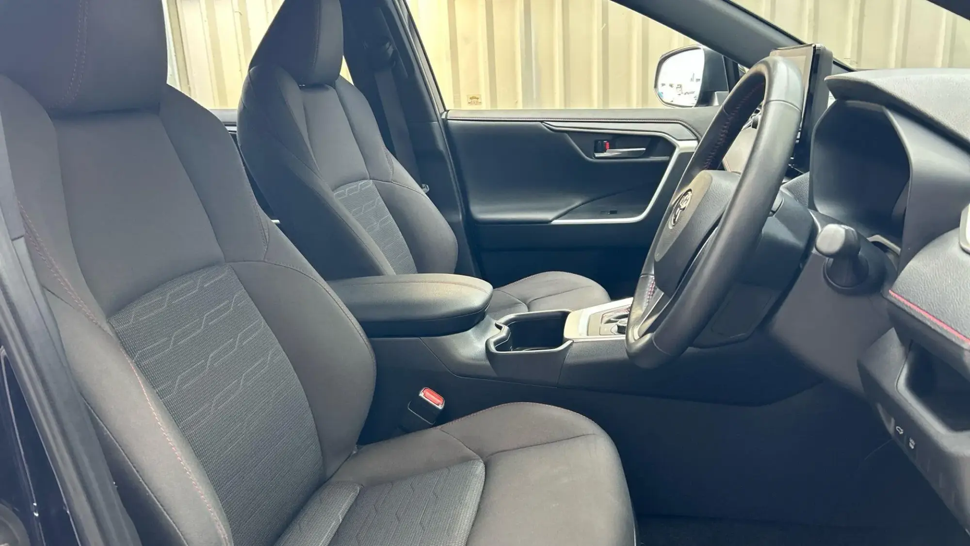 Toyota RAV4 Plug-in Hybrid Image 13