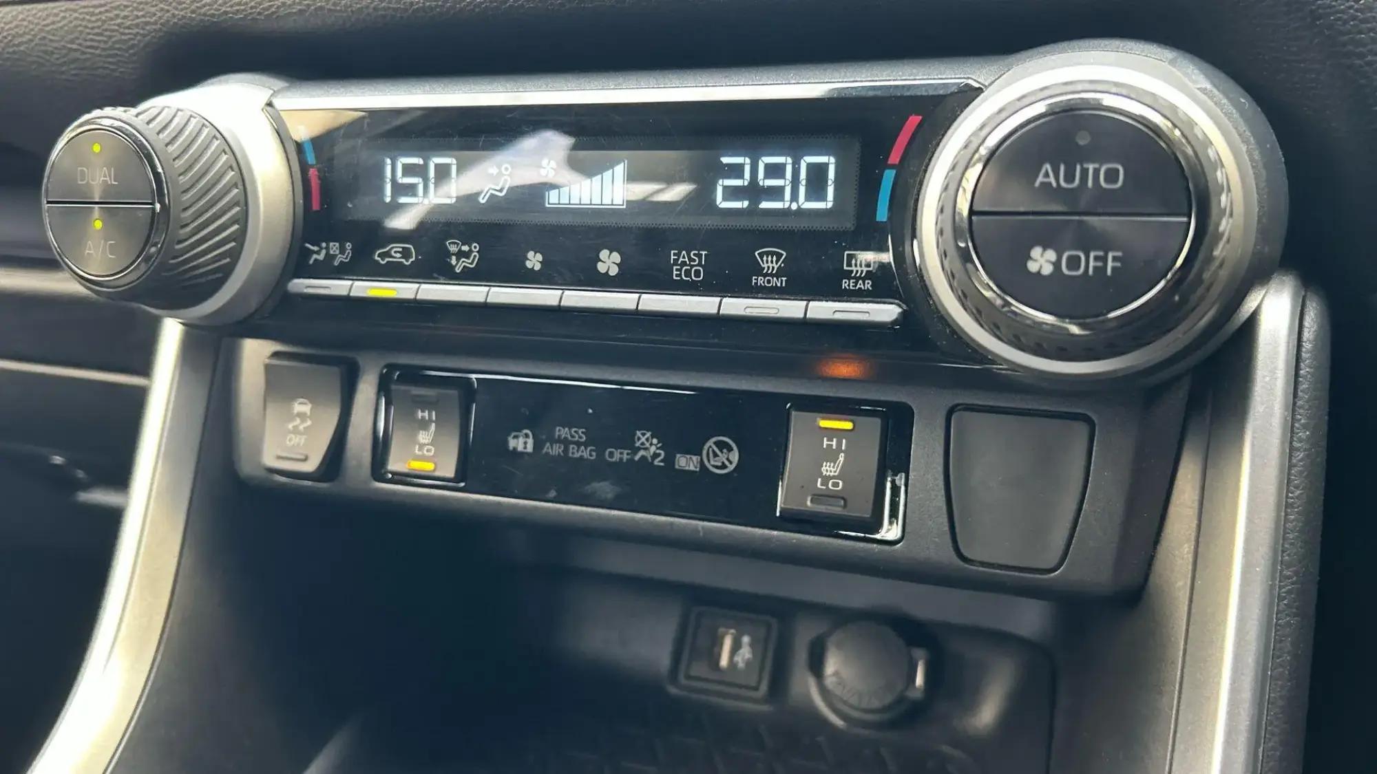 Toyota RAV4 Plug-in Hybrid Image 27
