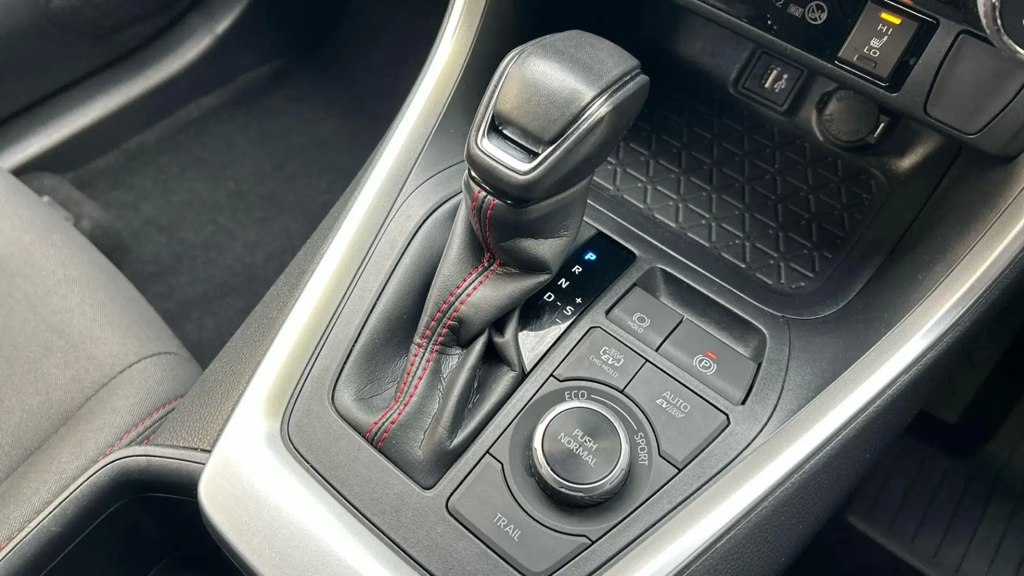 Toyota RAV4 Plug-in Hybrid Image 28