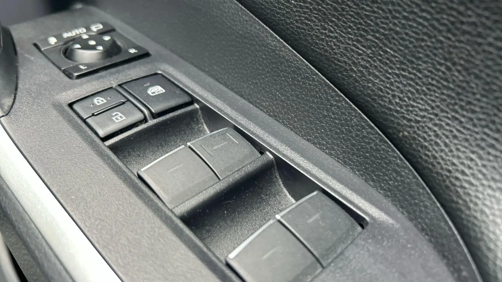 Toyota RAV4 Plug-in Hybrid Image 33