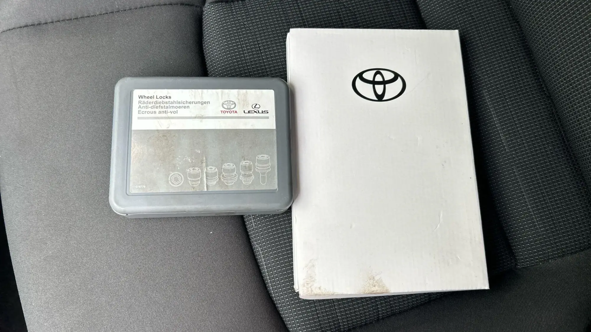 Toyota RAV4 Plug-in Hybrid Image 37