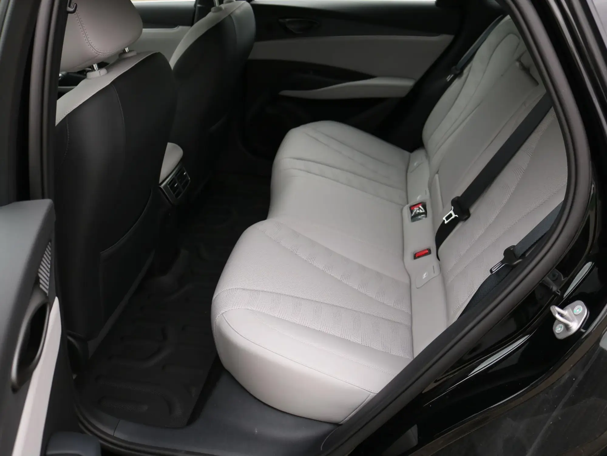 BYD Seal 6 Image 24 BYD Seal 6 Image 24
