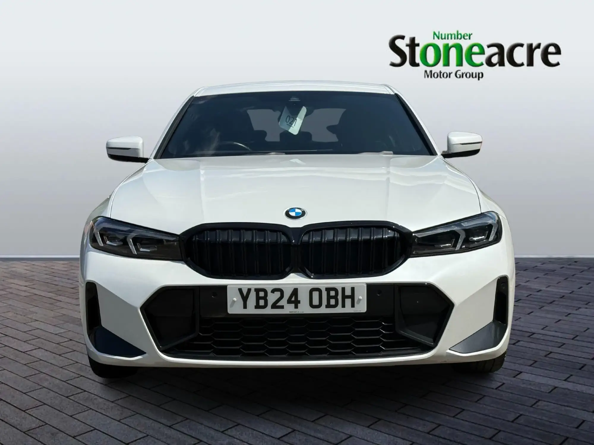 BMW 3 Series 2.0 320i M Sport Auto Euro 6 (s/s) 4dr YB24OBH Image 2