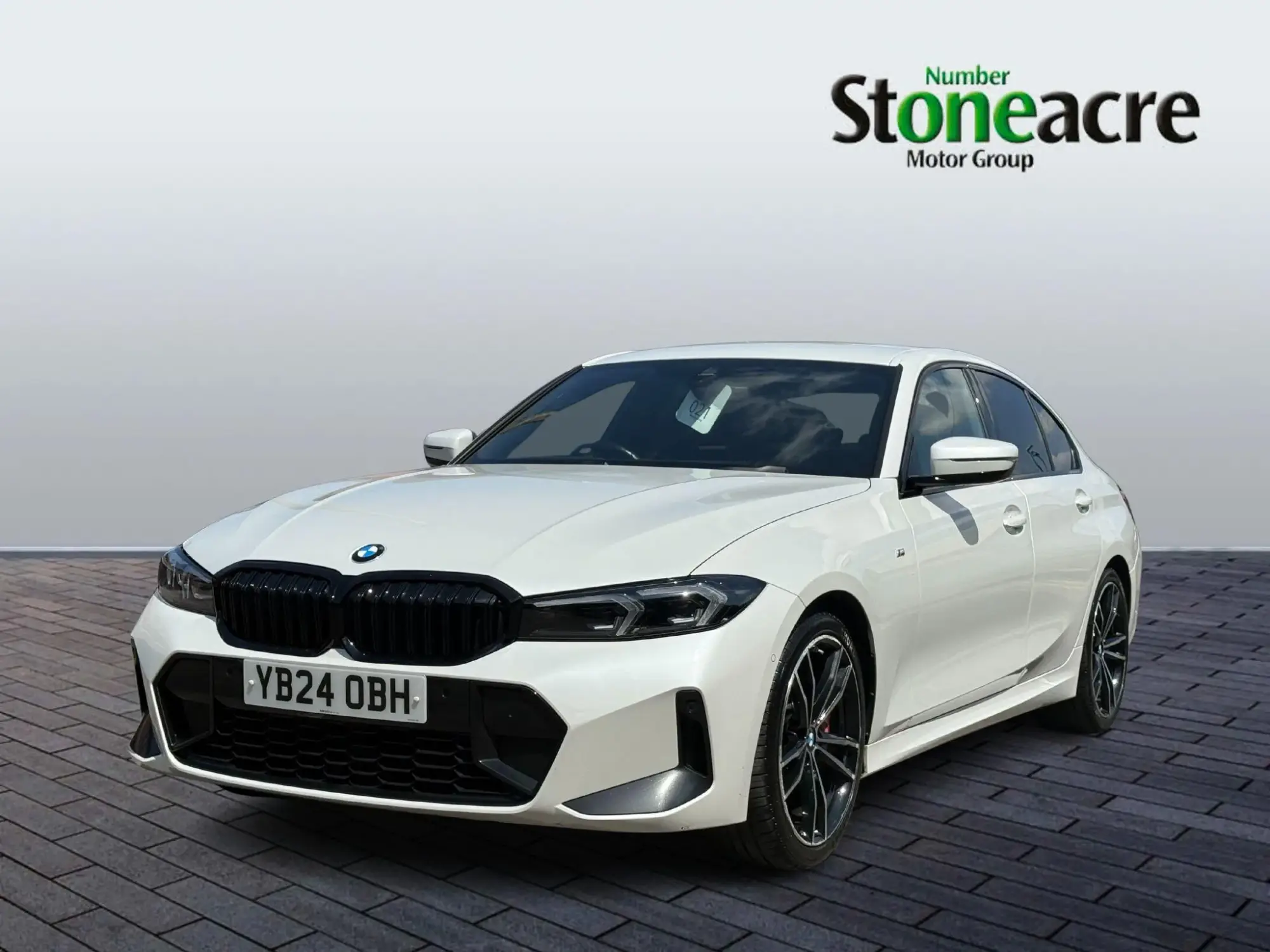 BMW 3 Series 2.0 320i M Sport Auto Euro 6 (s/s) 4dr YB24OBH Image 3