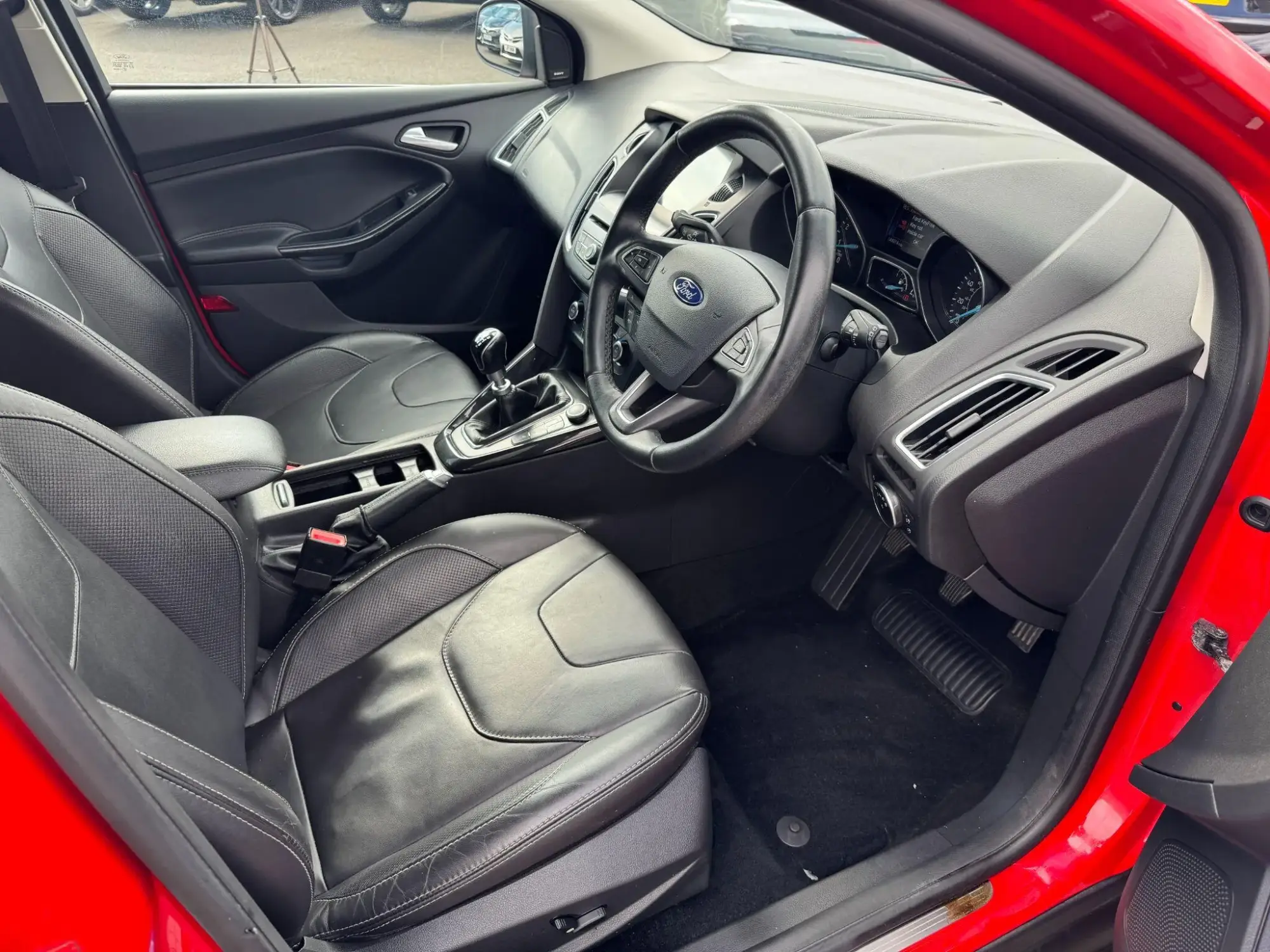Ford Focus Image 11