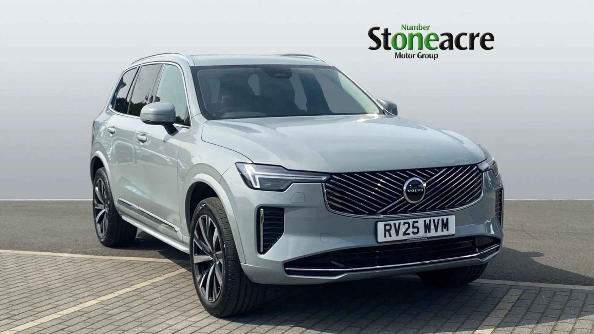 Volvo XC90 listing photo