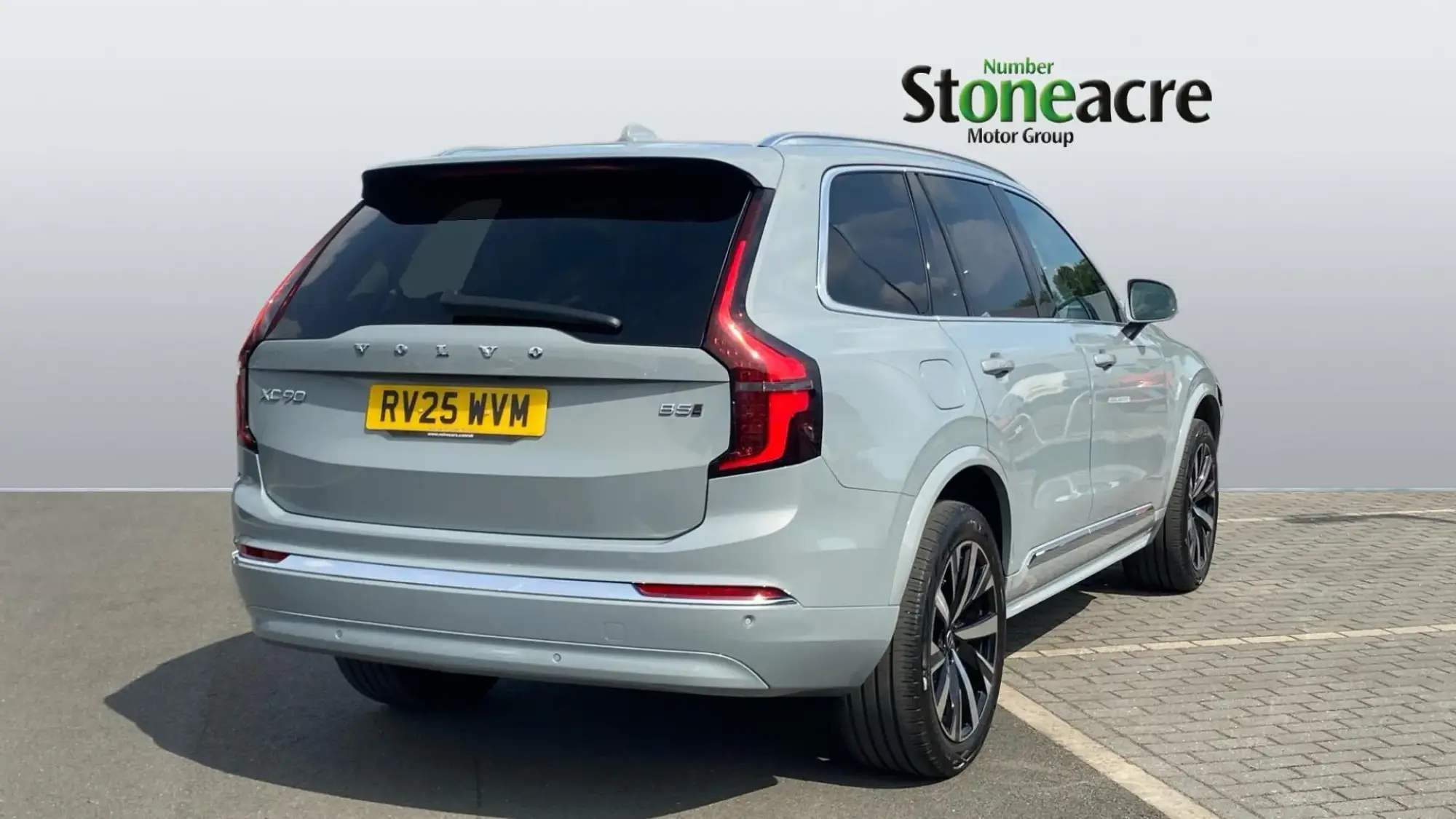 Volvo XC90 Image 8