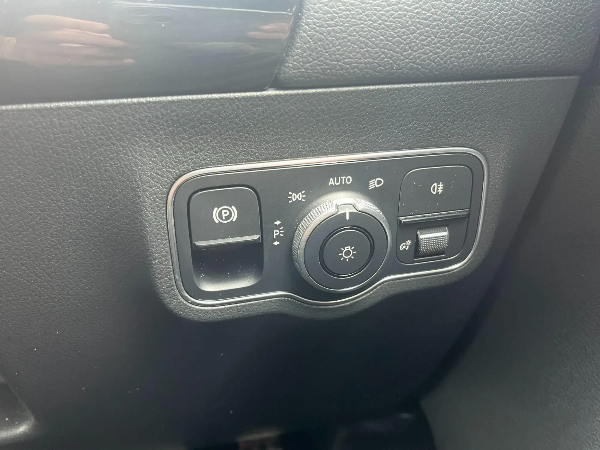 Mercedes-Benz GLA Image 15 Mercedes-Benz GLA Image 15
