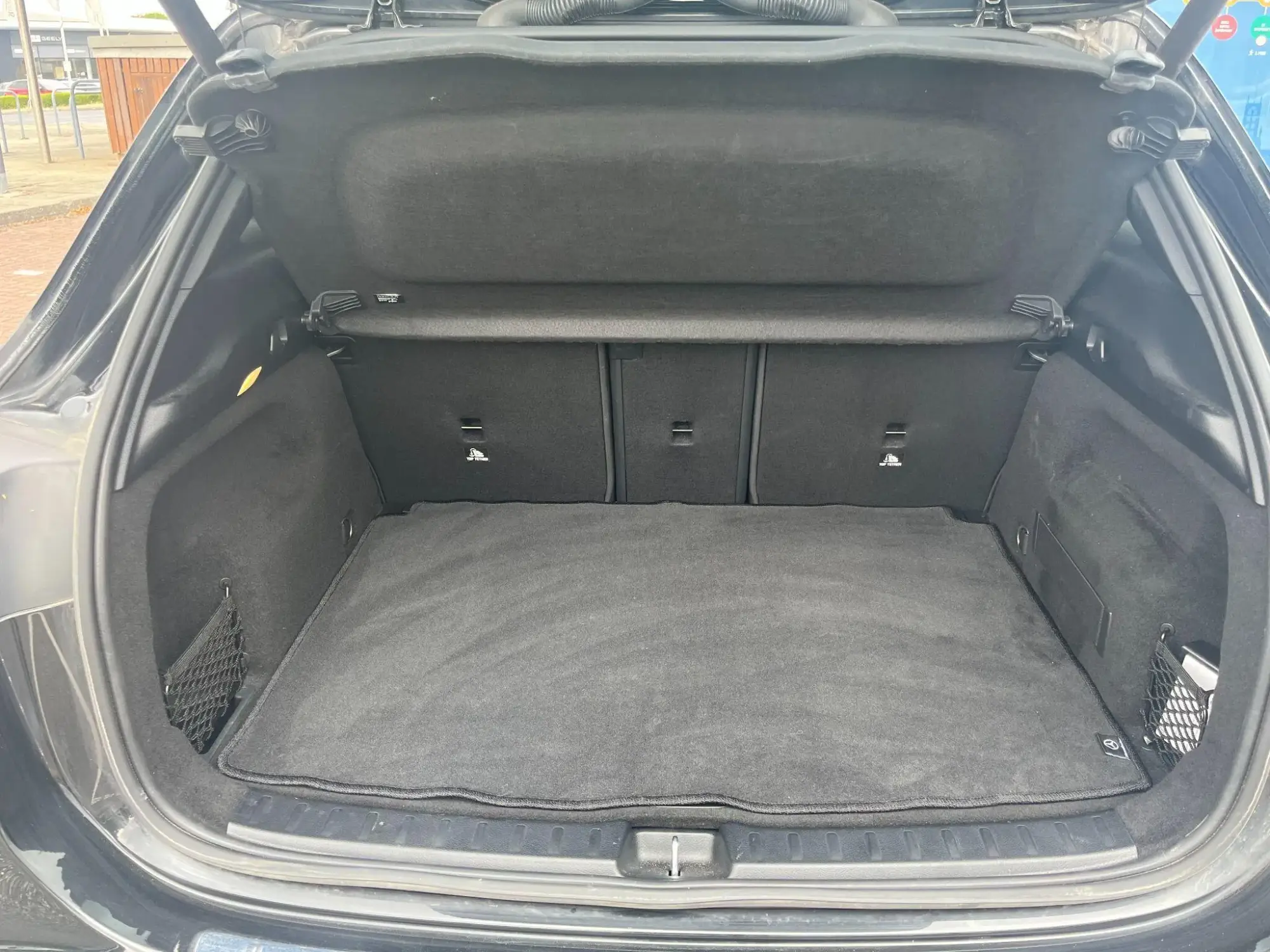 Mercedes-Benz GLA Image 25 Mercedes-Benz GLA Image 25
