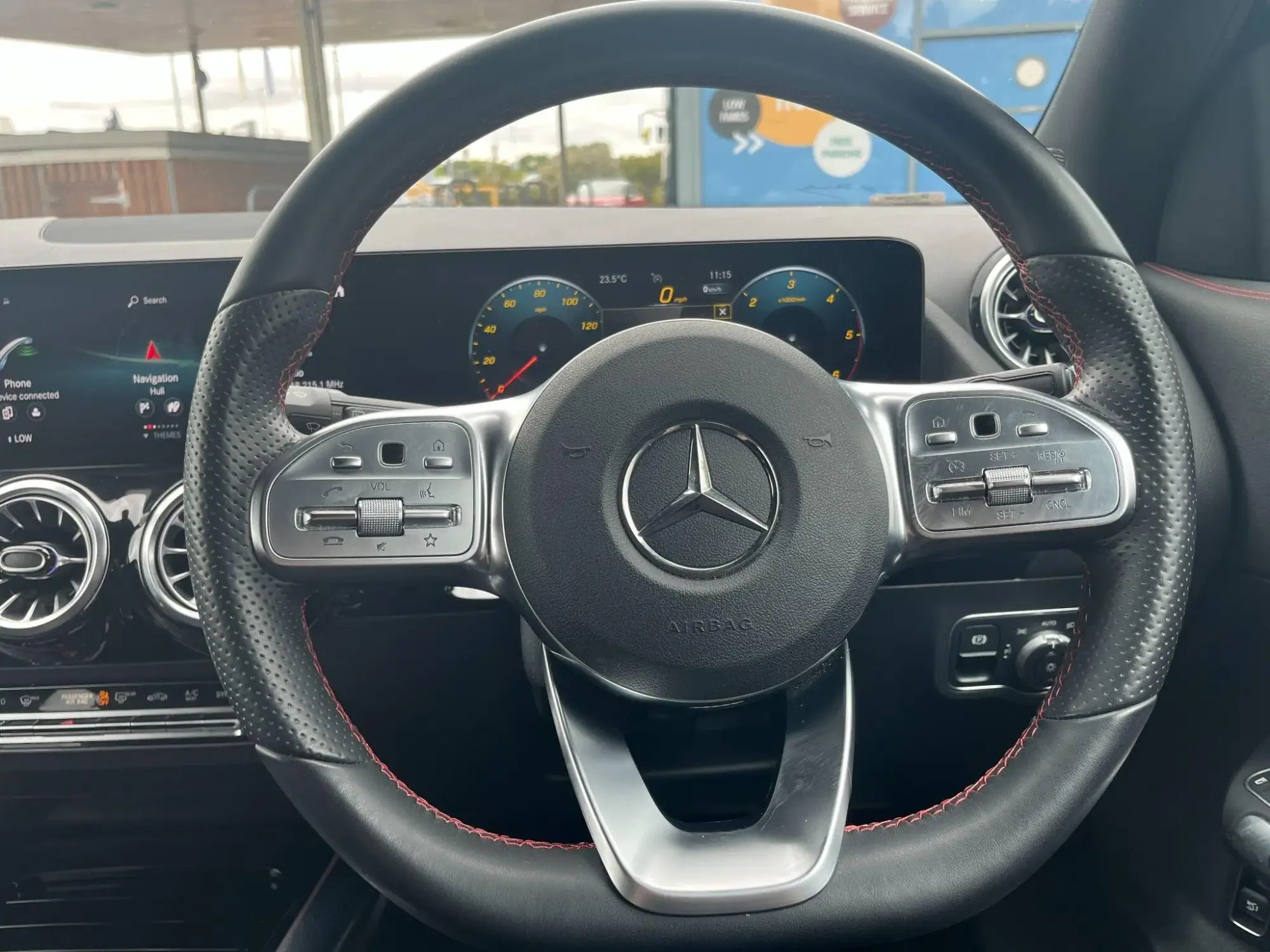 Mercedes-Benz GLA Image 26 Mercedes-Benz GLA Image 26