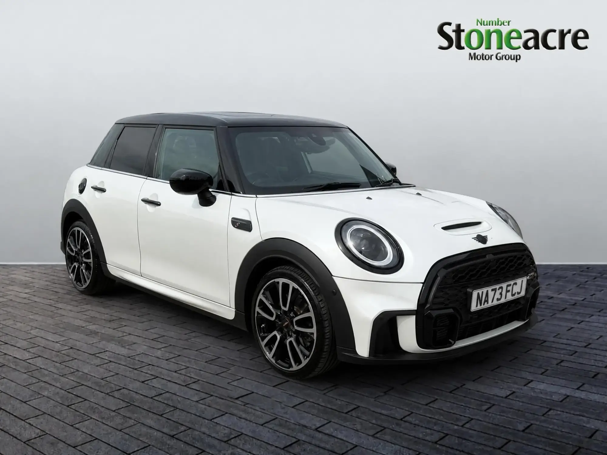 MINI Hatch Image 1 MINI Hatch Image 1