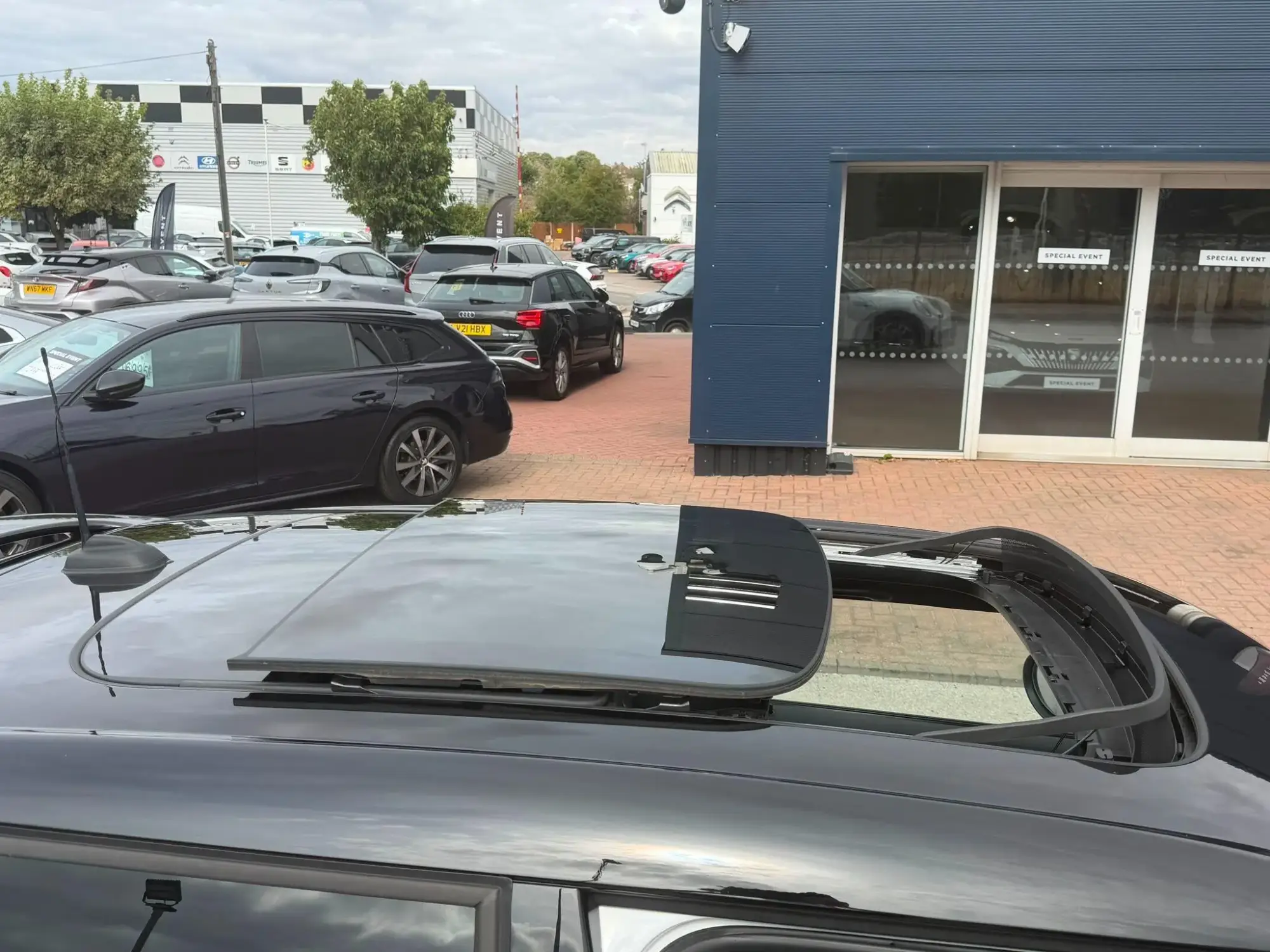 MINI Hatch Image 12 MINI Hatch Image 12