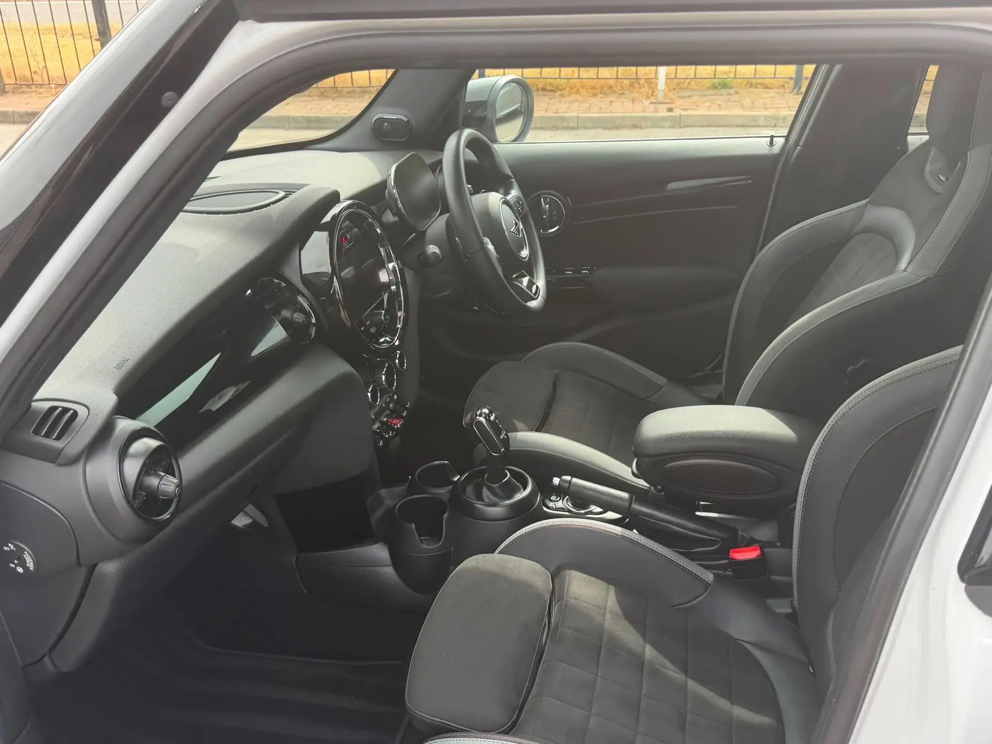 MINI Hatch Image 14 MINI Hatch Image 14