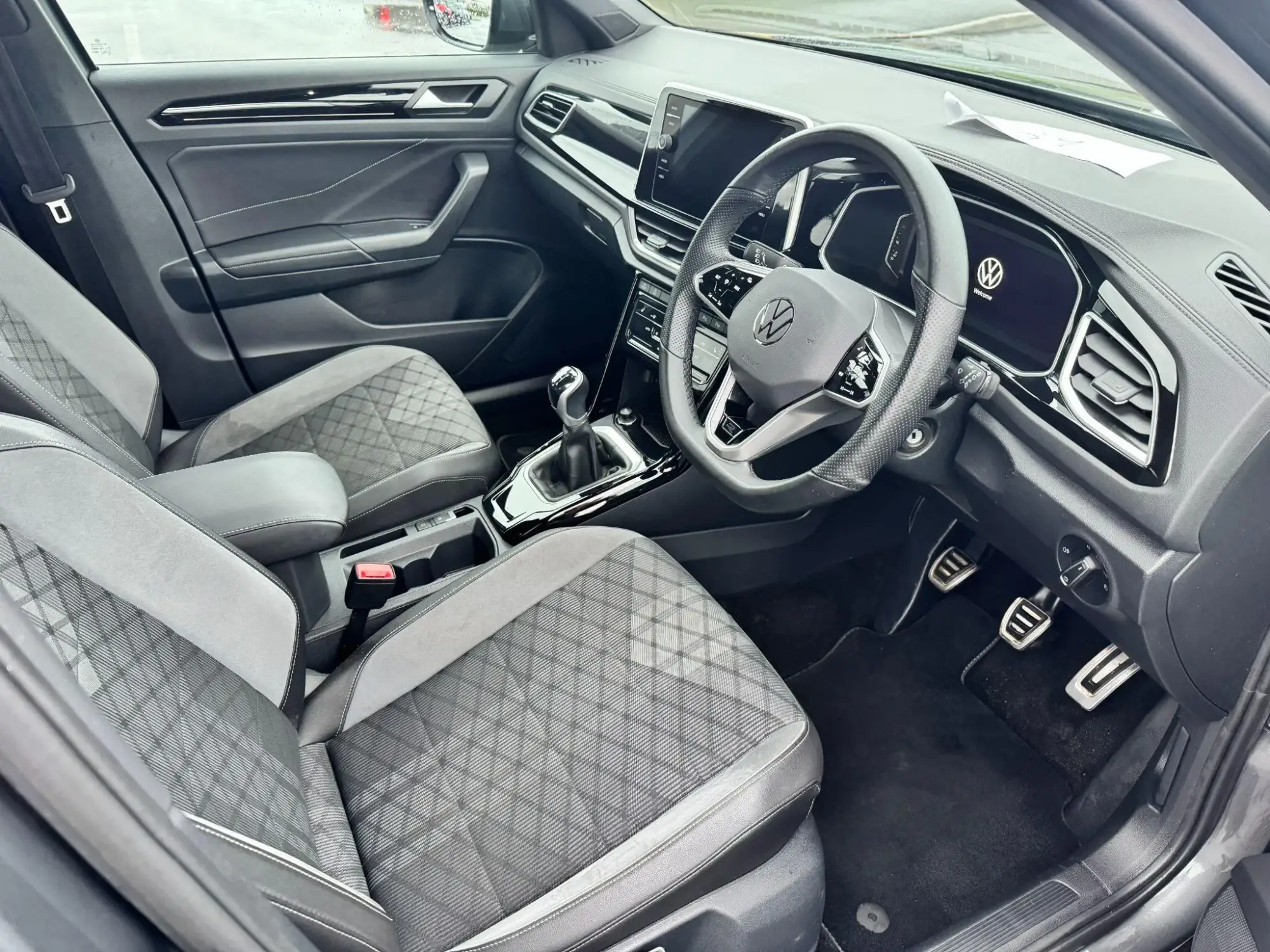 Volkswagen T-Roc Image 11