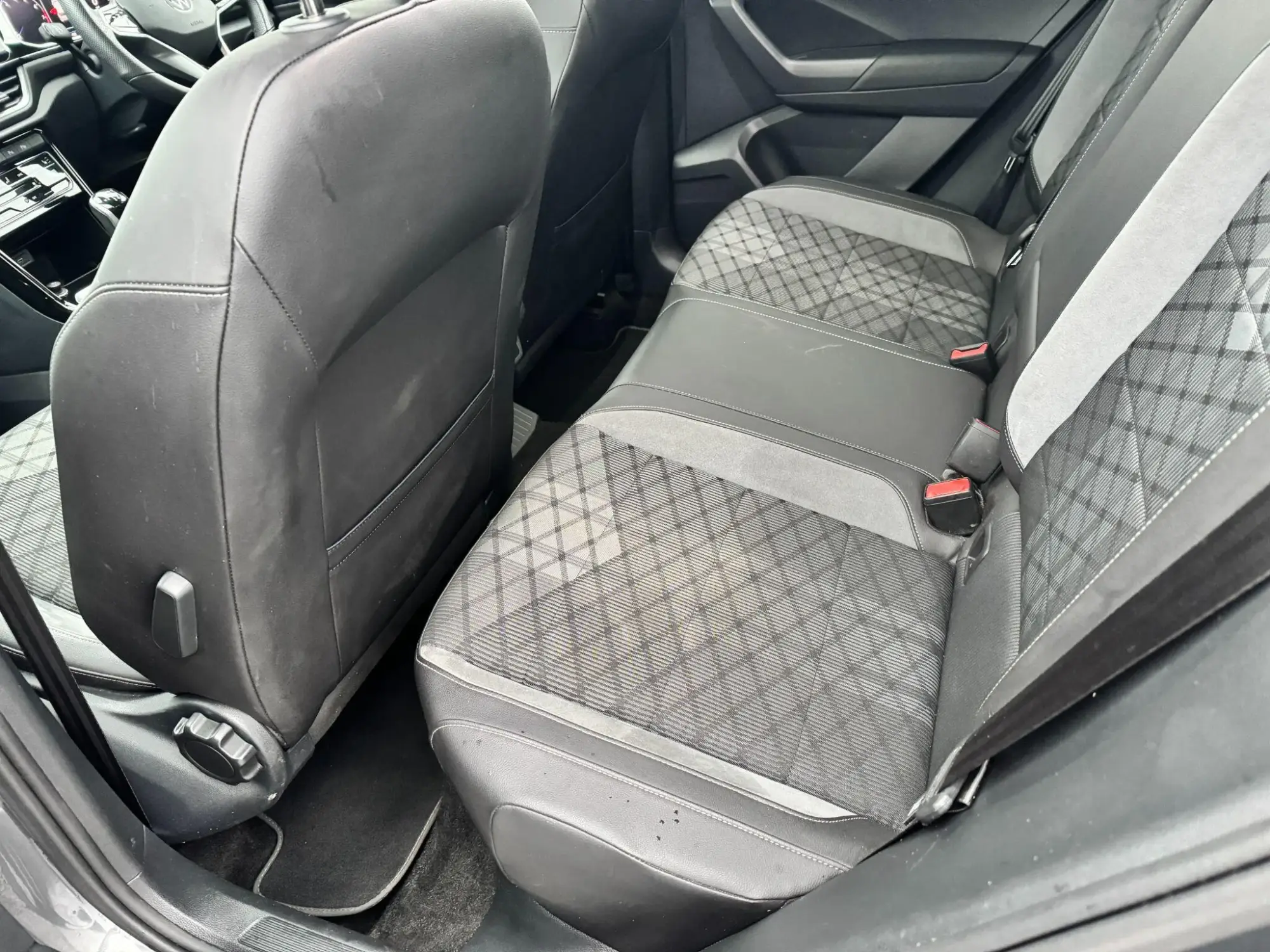 Volkswagen T-Roc Image 13