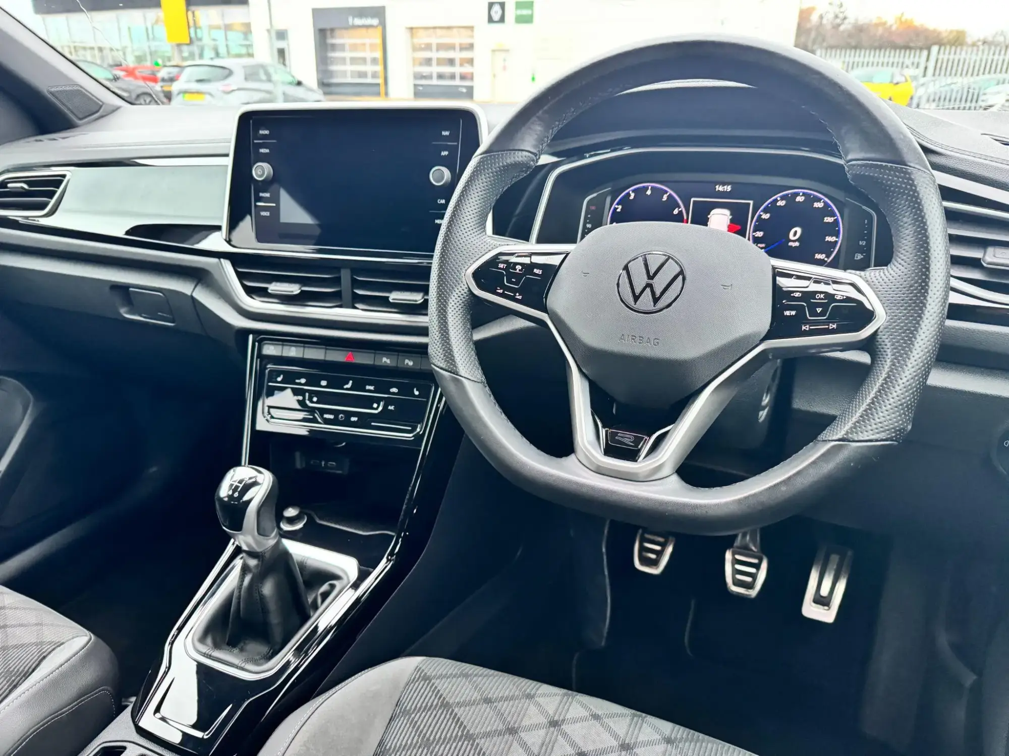 Volkswagen T-Roc Image 16