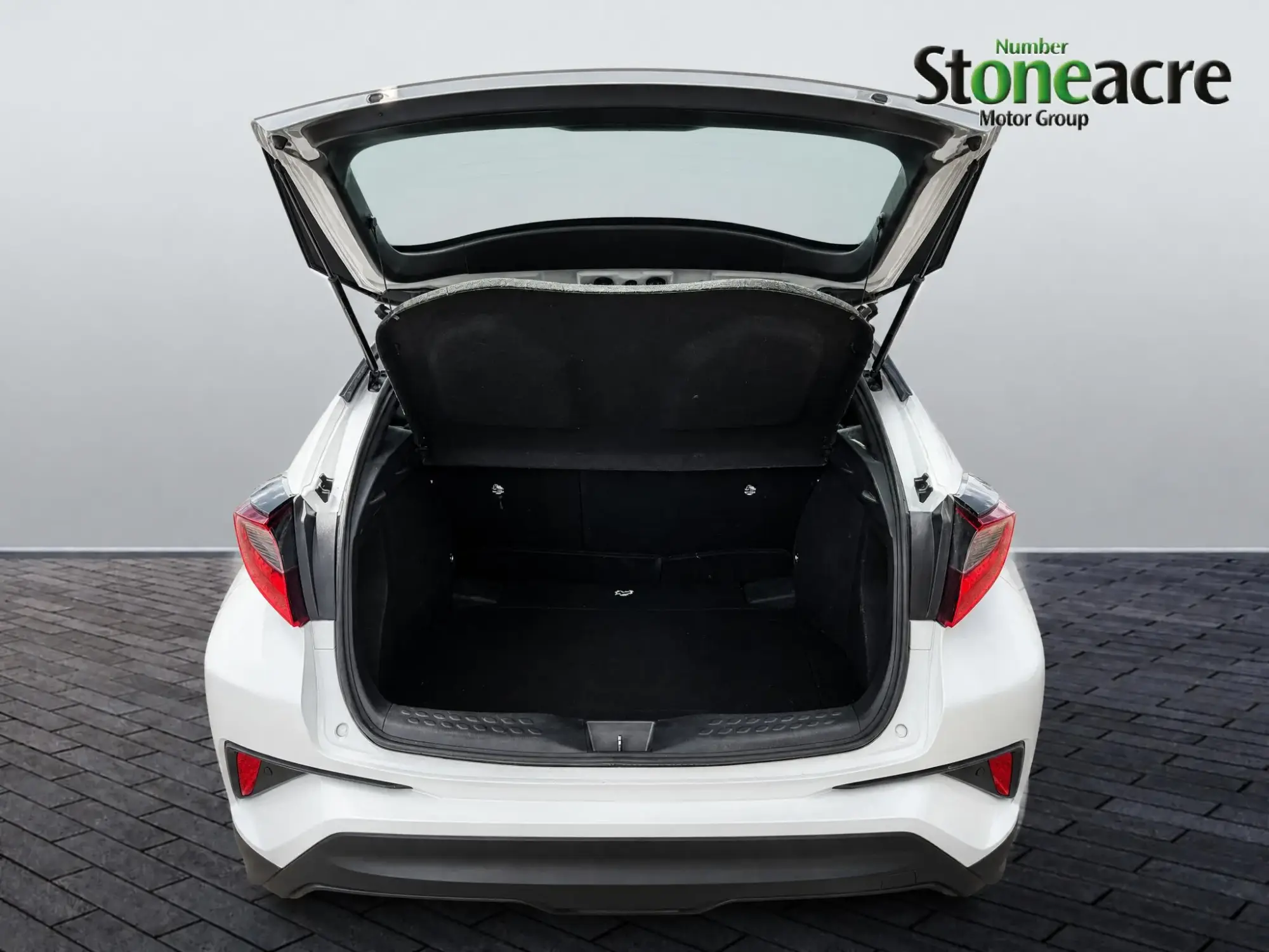 Toyota C-HR Self-Charging Hybrid Image 11 Toyota C-HR Self-Charging Hybrid Image 11
