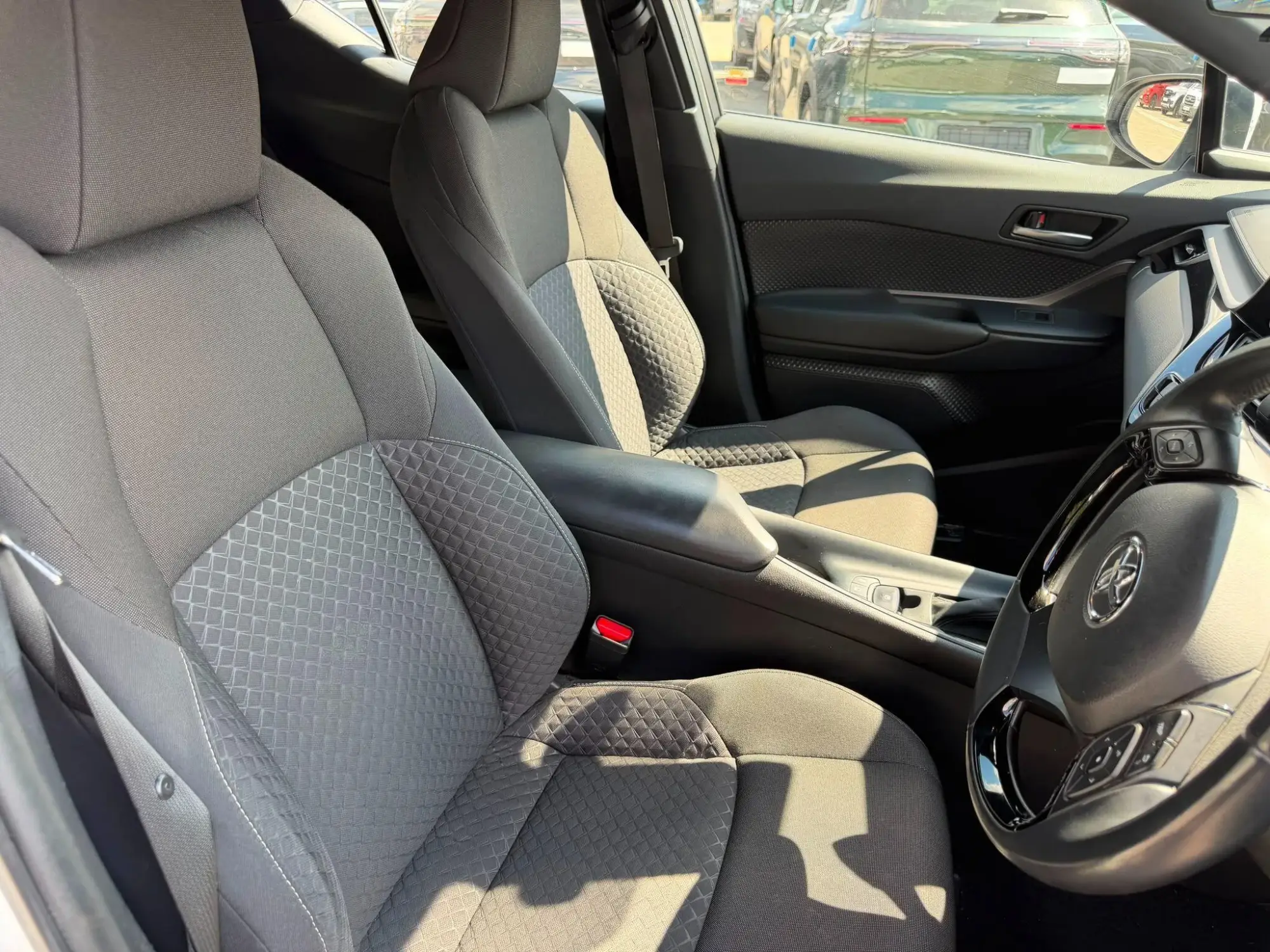 Toyota C-HR Self-Charging Hybrid Image 15 Toyota C-HR Self-Charging Hybrid Image 15