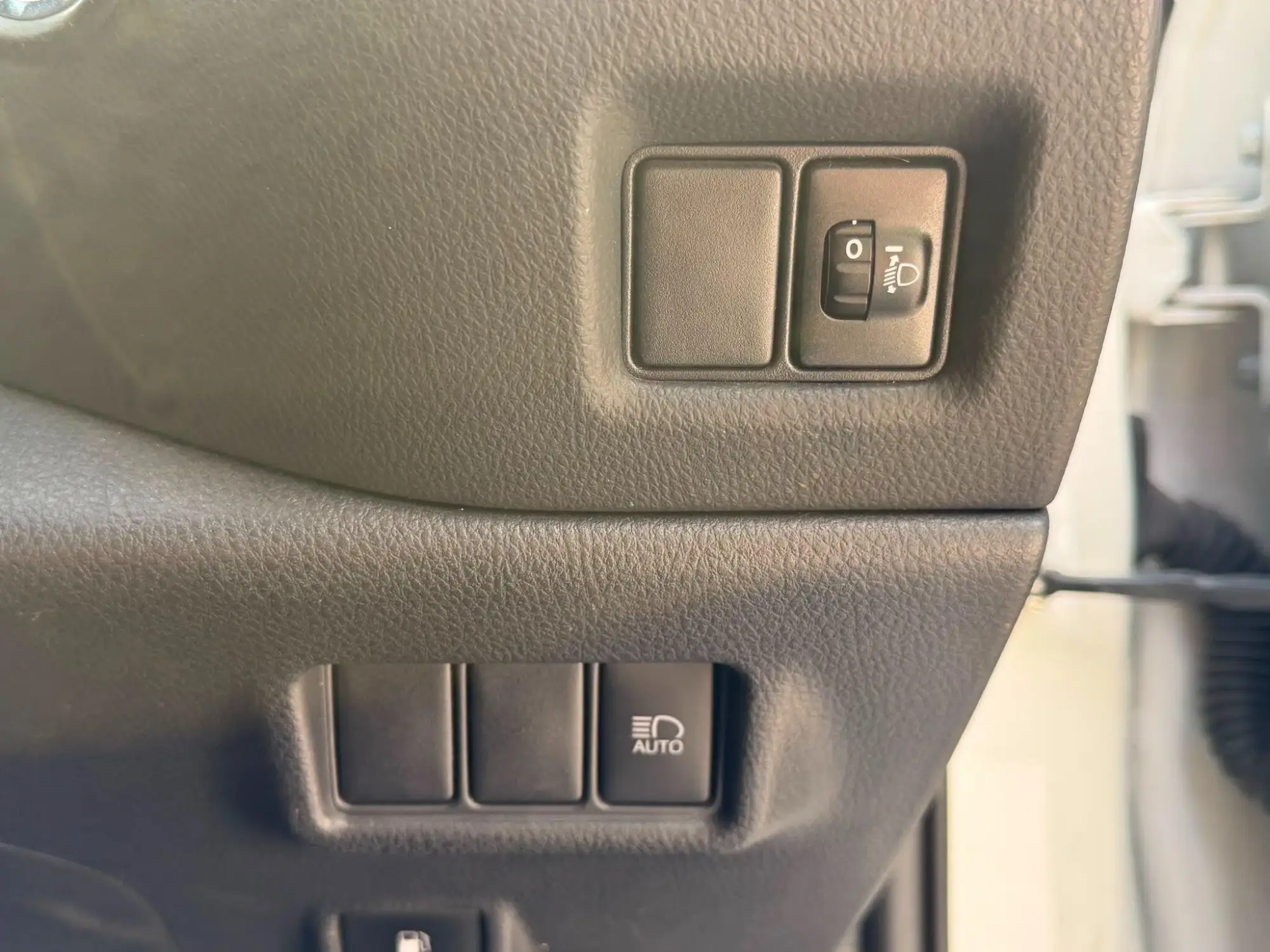 Toyota C-HR Self-Charging Hybrid Image 17 Toyota C-HR Self-Charging Hybrid Image 17