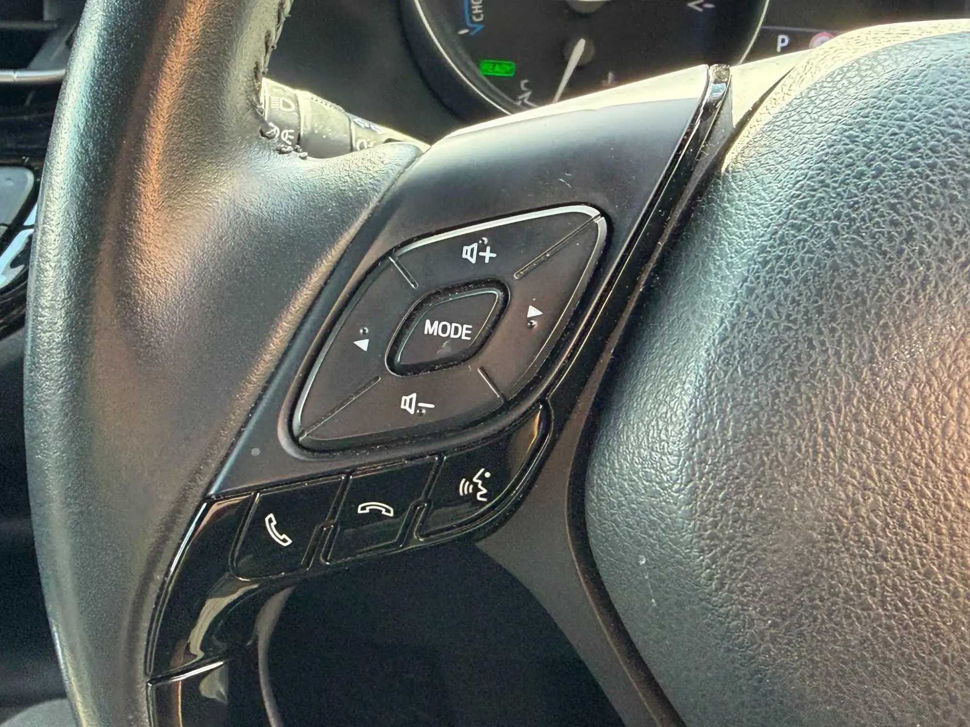 Toyota C-HR Self-Charging Hybrid Image 19 Toyota C-HR Self-Charging Hybrid Image 19