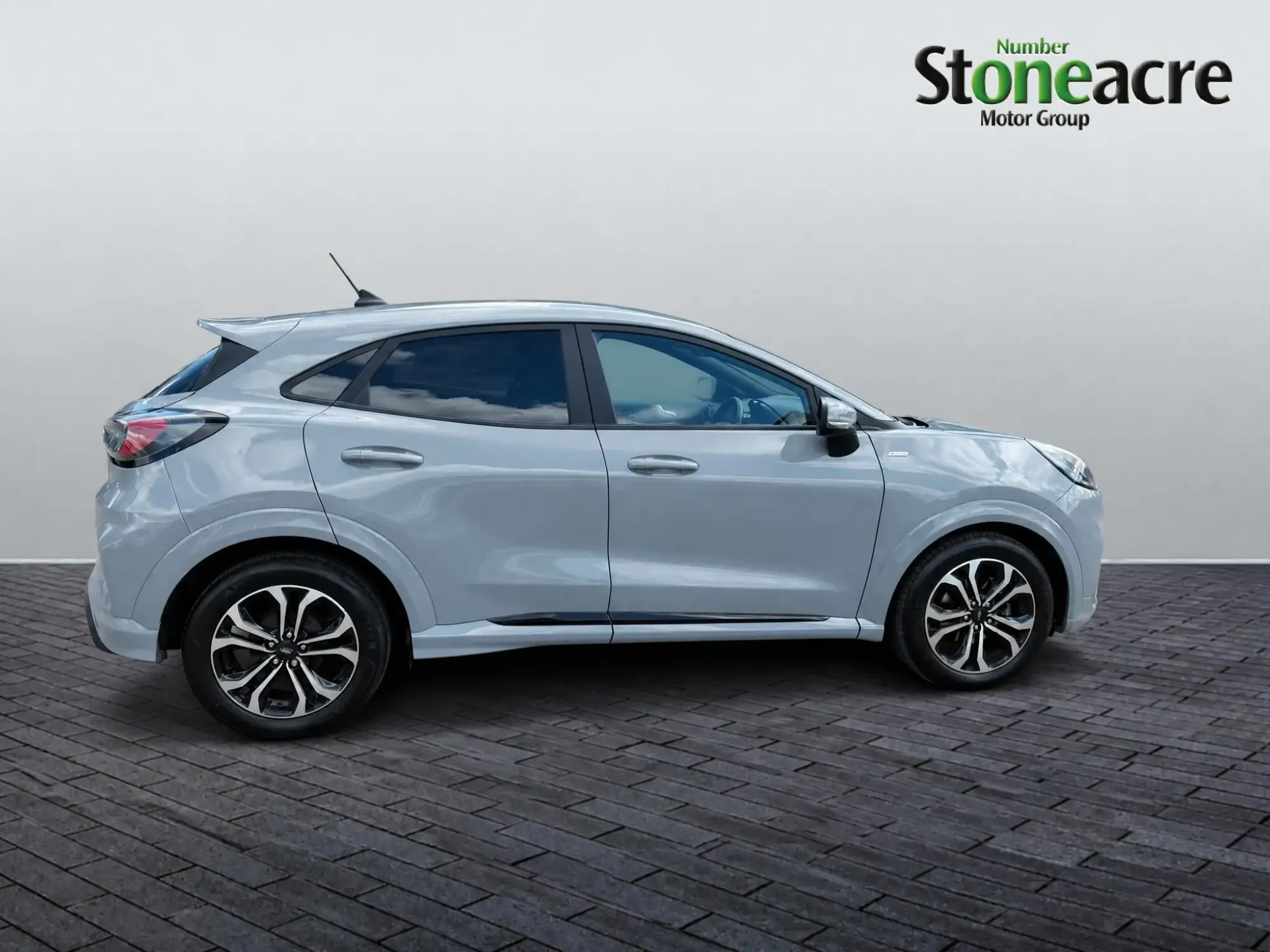 Ford Puma 1.0 EcoBoost Hybrid mHEV ST-Line 5dr YB24NKM Image 2