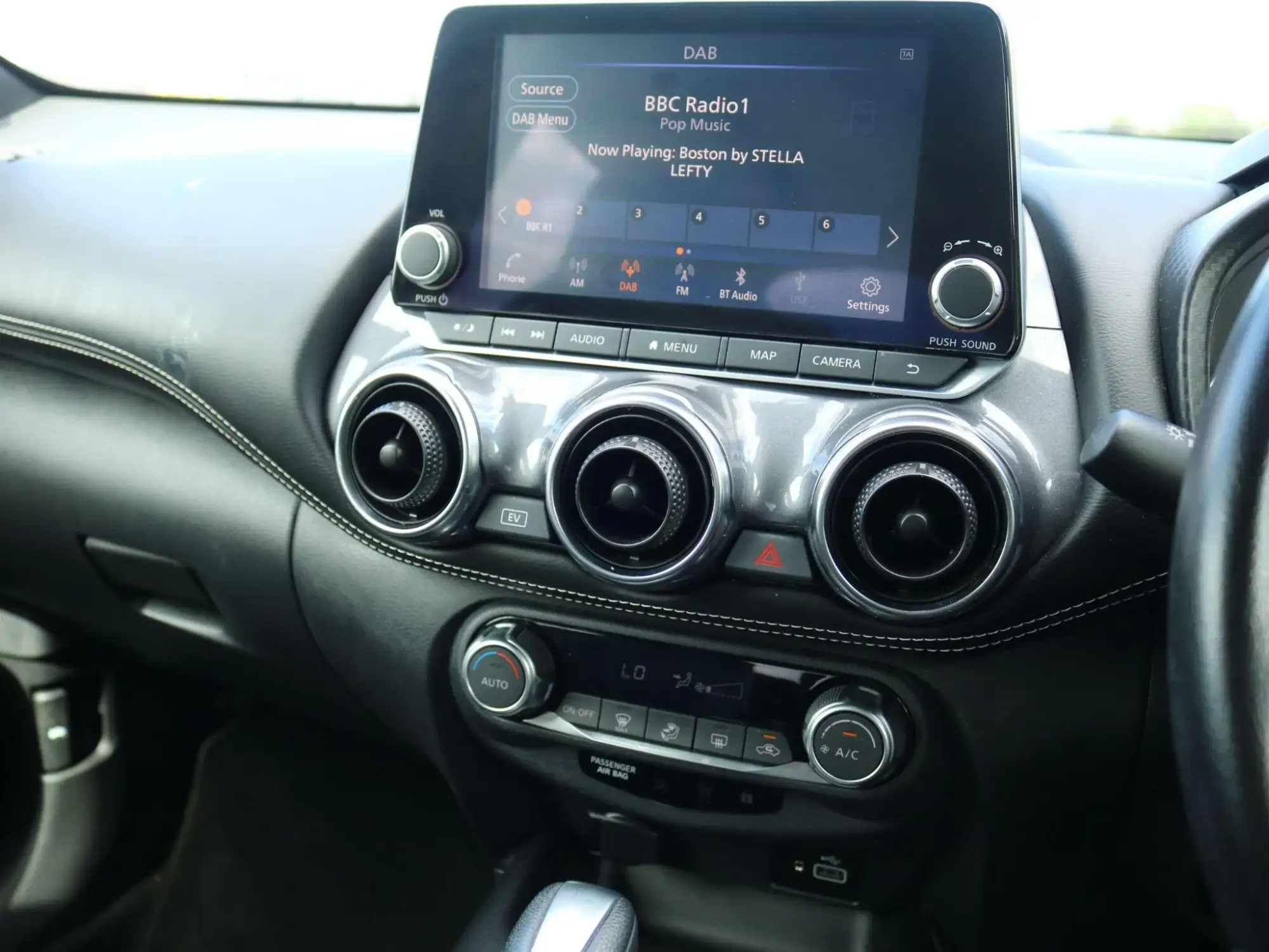 Nissan Juke Hybrid Image 17 Nissan Juke Hybrid Image 17